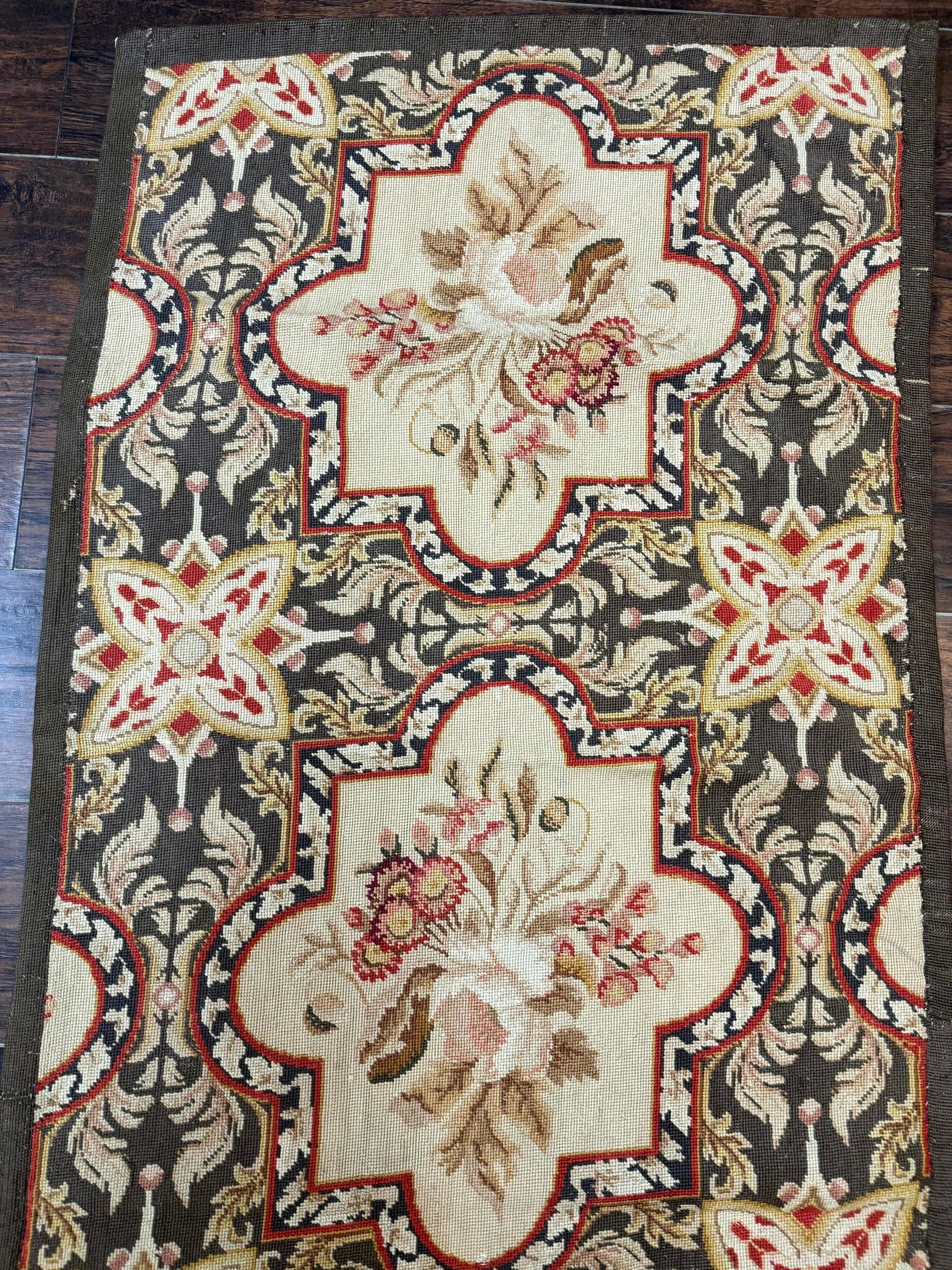 Needlepoint Runner Rug 2.7 x 9.7, European French Design, Wool, Handmade, Vintage - Nuvé