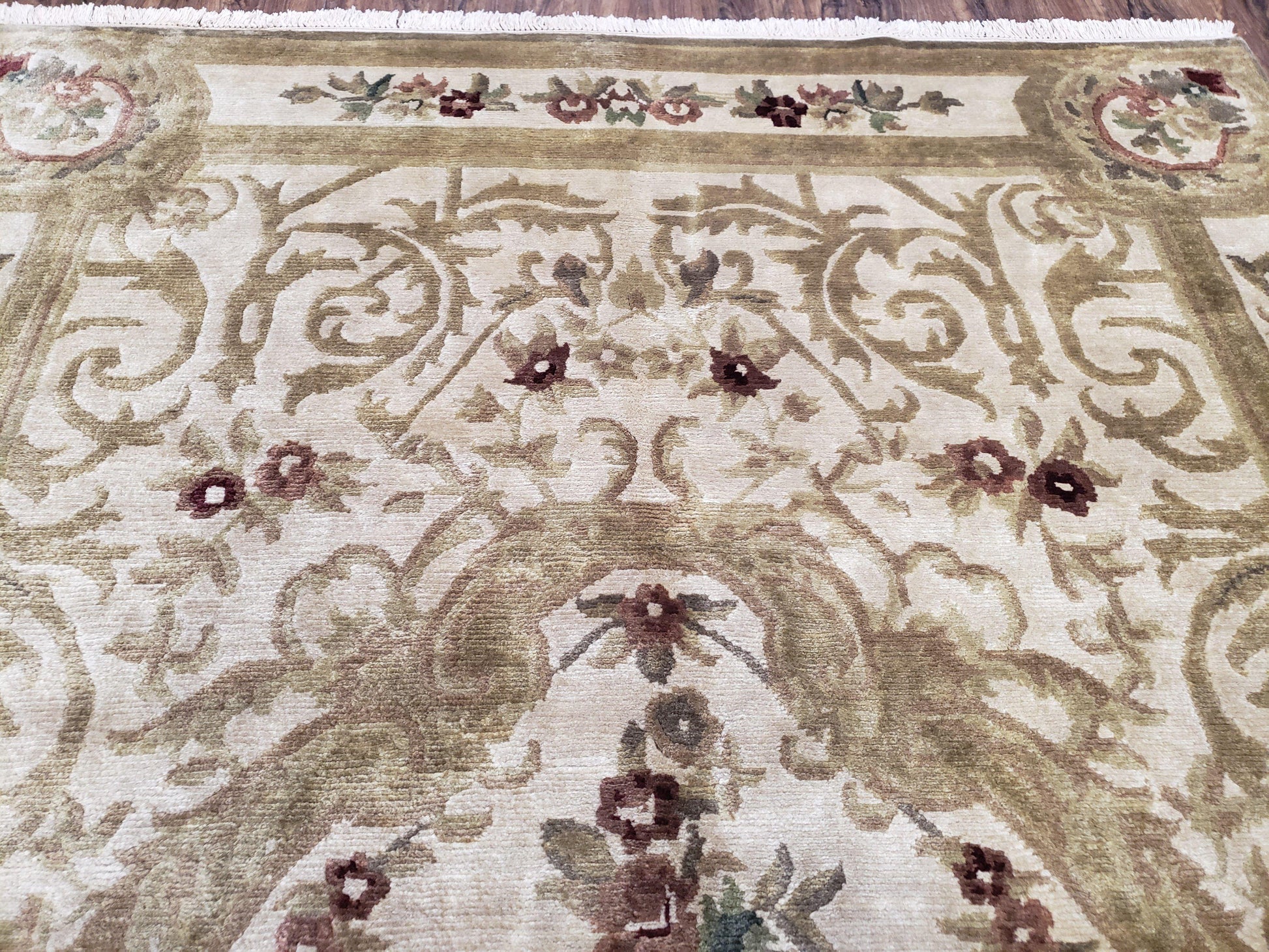 Vintage Nepali Tibetan Aubusson Rug 6x9, Wool Hand-Knotted Cream Beige Carpet, Leaves & Floral Pattern 6 x 9 Soft Area Rug Home Office Rug - Nuvé