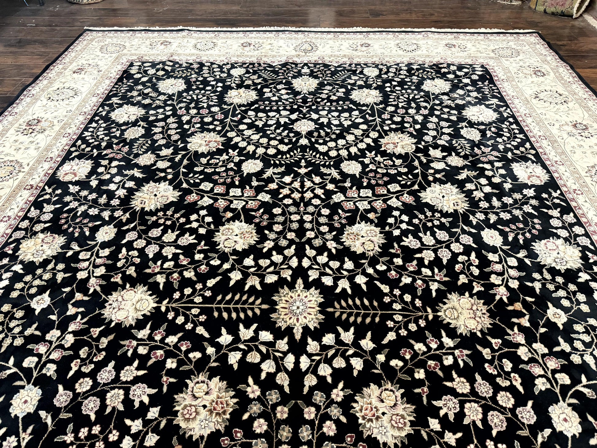 Pak Persian Rug 10x13 - Nuvé