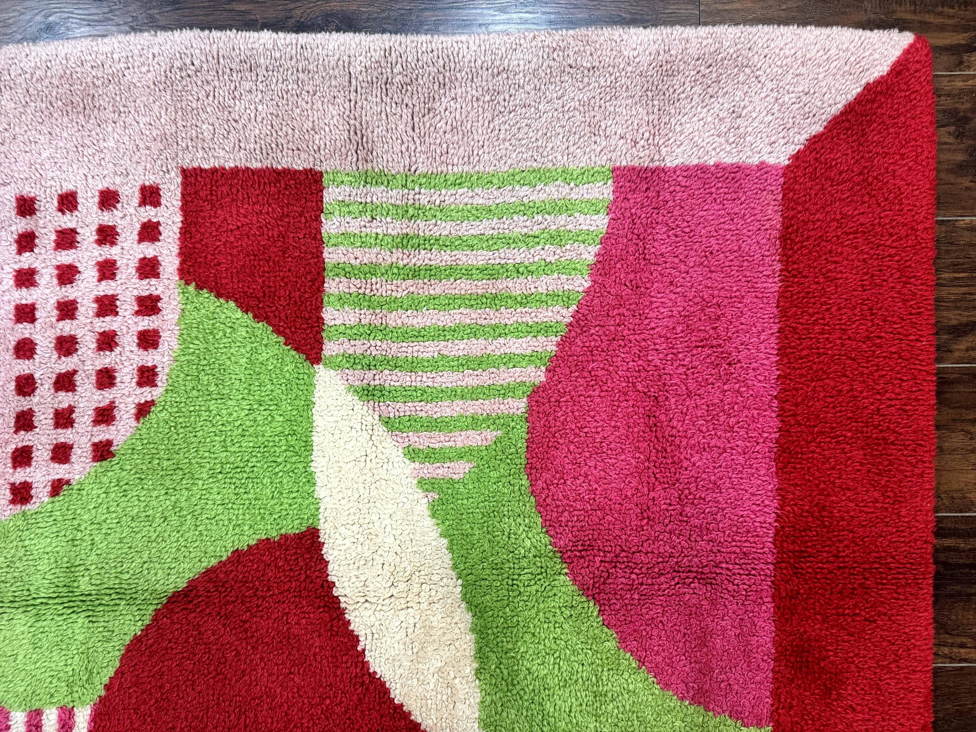 European Shag Rug 4.8 x 4.8, Modern Abstract Design, Green Pink Red, Square Shag Rug, Unique - Nuvé