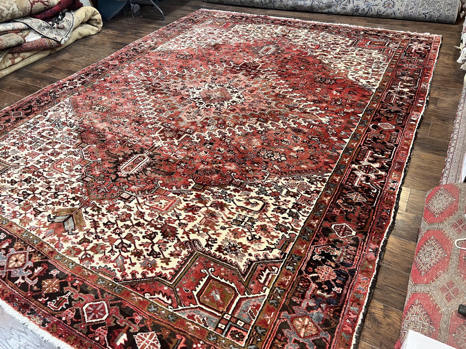 Large Persian Heriz Rug 10x13, Red and Cream Geometric Tribal Room Sized Handmade Wool Hand Knotted Semi Antique Decorative Oriental Carpet - Nuvé