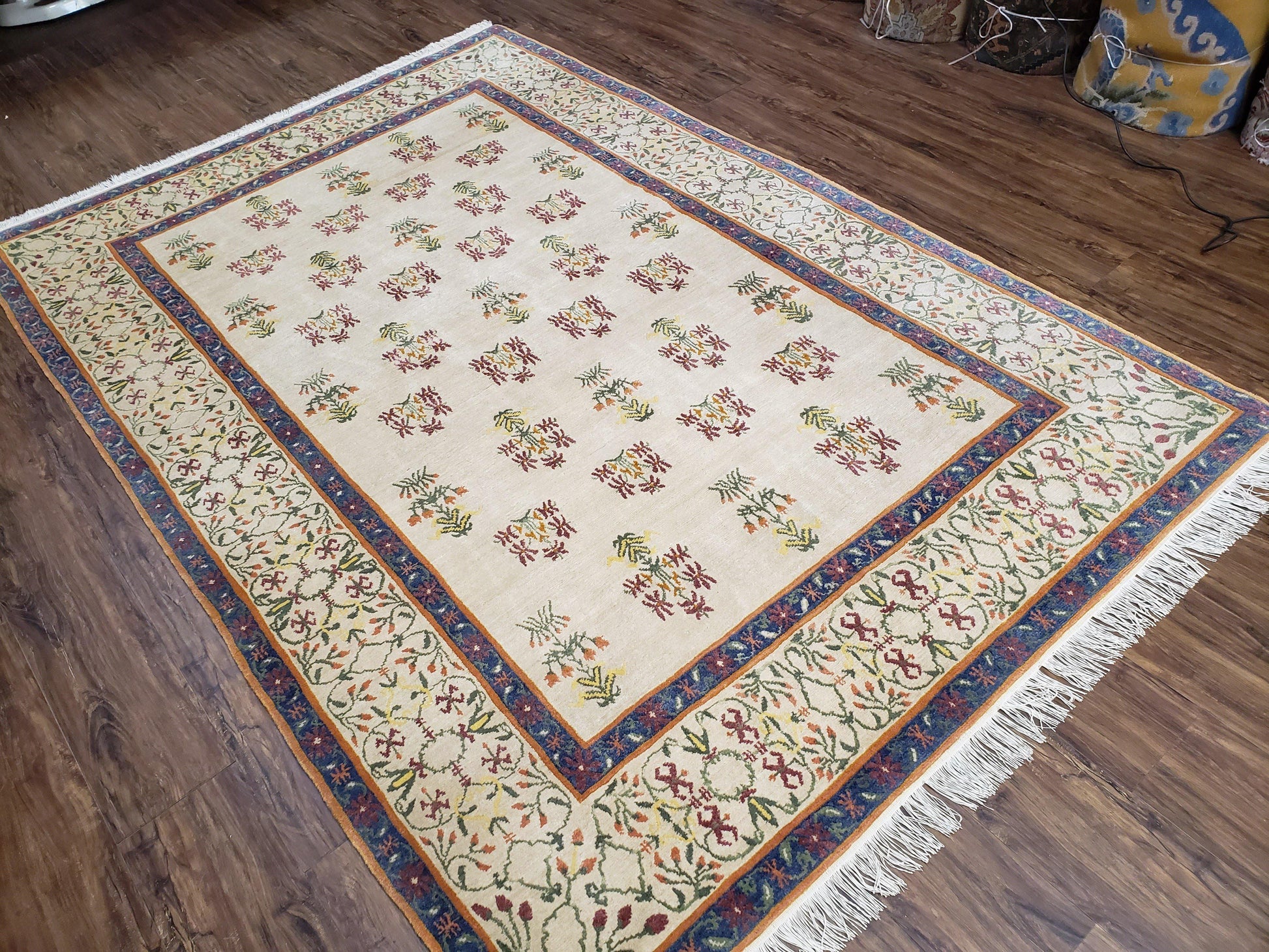 Tufenkian Rug 5.9 x 8.6, Tibetan Nepalese Rug, Hand Knotted, Soft Shiny Wool, Repeated Motifs, Contemporary Modern, Area Rug 6x9, Vintage - Nuvé