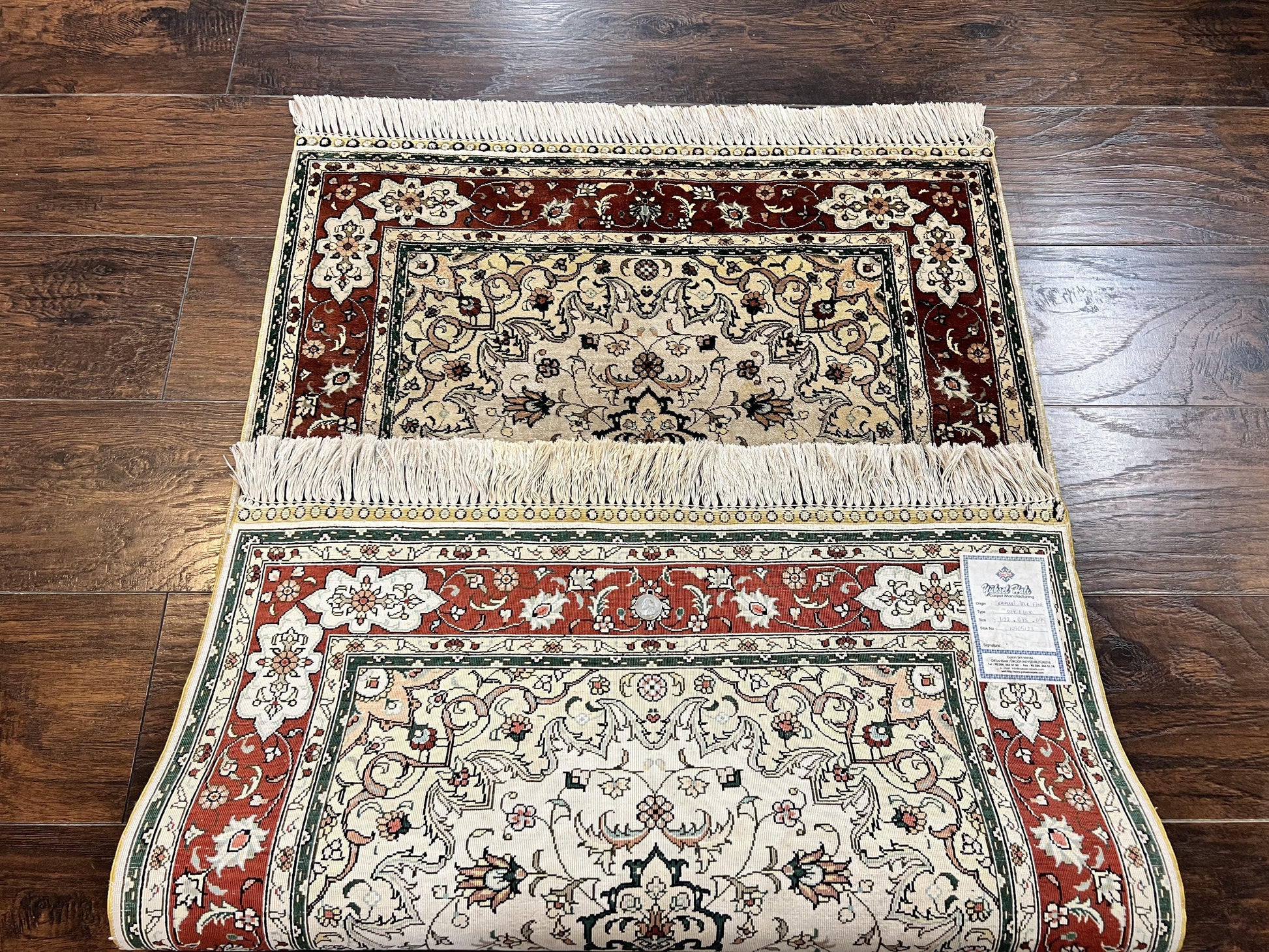 Silk Turkish Kayseri Rug 2.7 x 4, Floral Medallion, Fine Oriental Carpet, Small Vintage Rug, Silk Pile on Silk Foundation, Hand Knotted - Nuvé