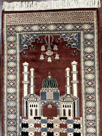 Small Pakistani Bokhara Prayer Rug 2.7 x 4 - Nuvé