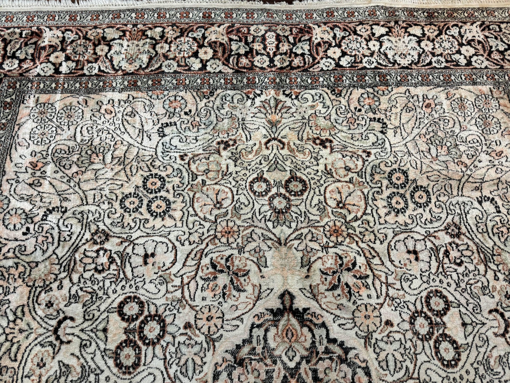 Silk Indian Kashmiri Rug 6x9 - Nuvé