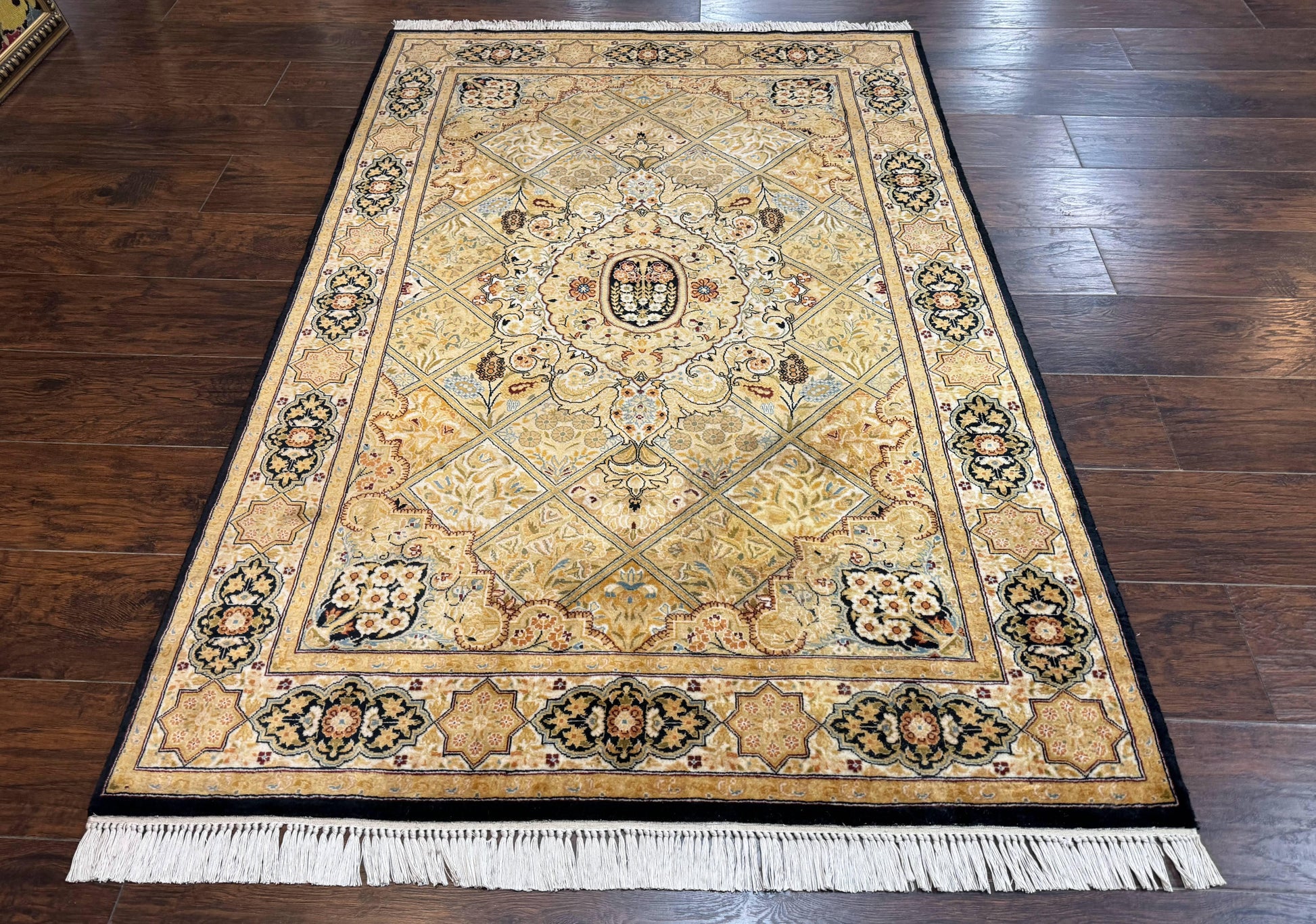 Pak Persian Rug 4x6, Panel Design - Nuvé