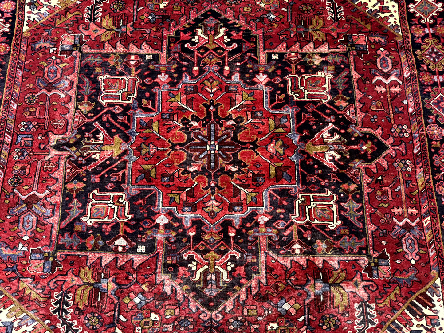 Persian Heriz Rug 8x11, Geometric Design, Red & Cream - Nuvé
