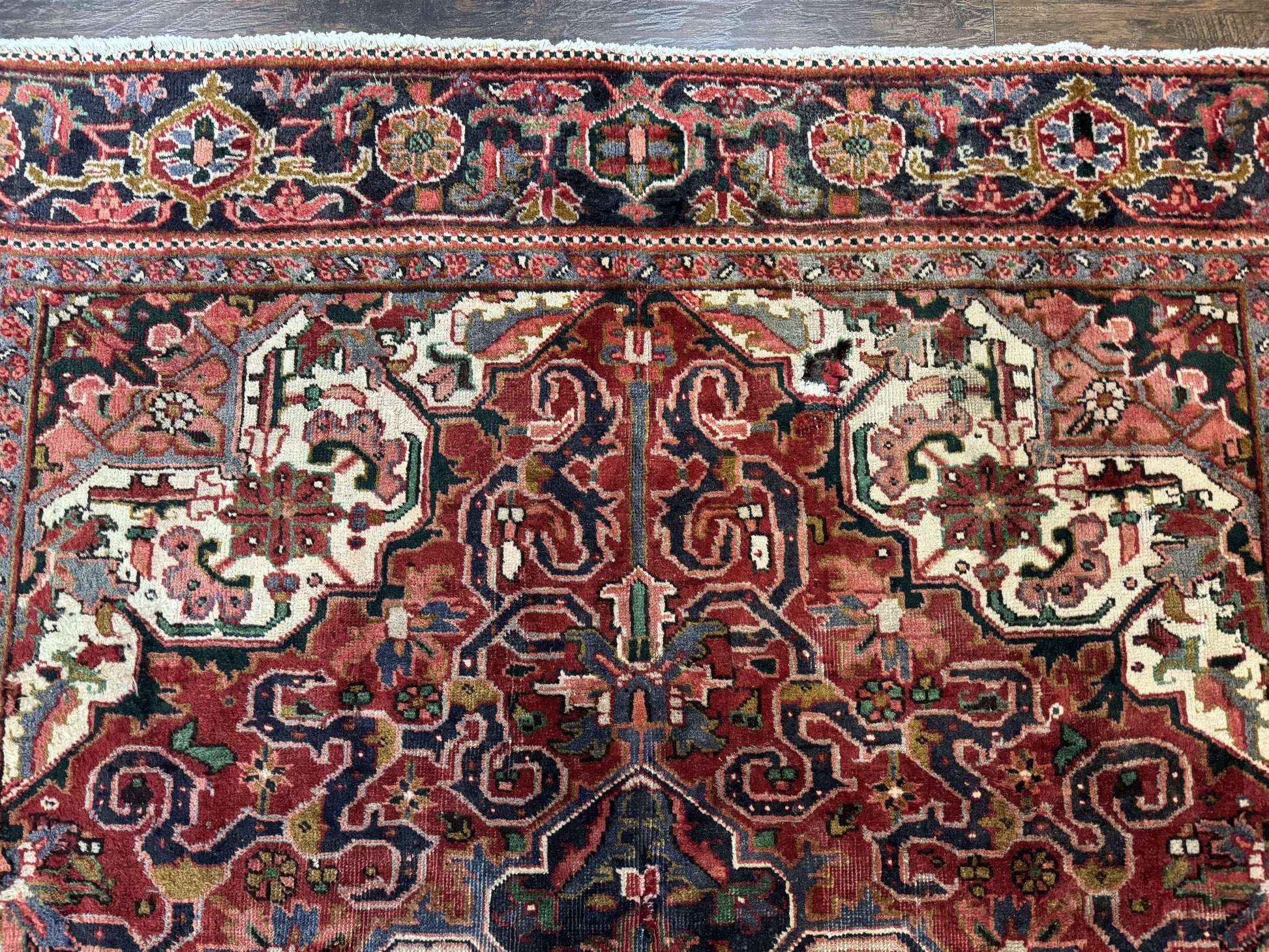 Persian Heriz Rug 6.6 x 9, Geometric Wool Persian Carpet - Nuvé