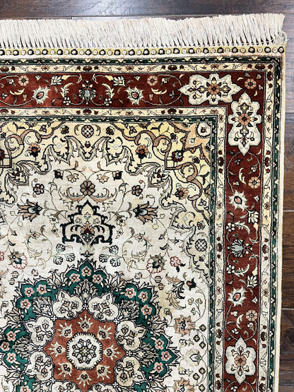Silk Turkish Kayseri Rug 2.7 x 4, Floral Medallion, Fine Oriental Carpet, Small Vintage Rug, Silk Pile on Silk Foundation, Hand Knotted - Nuvé