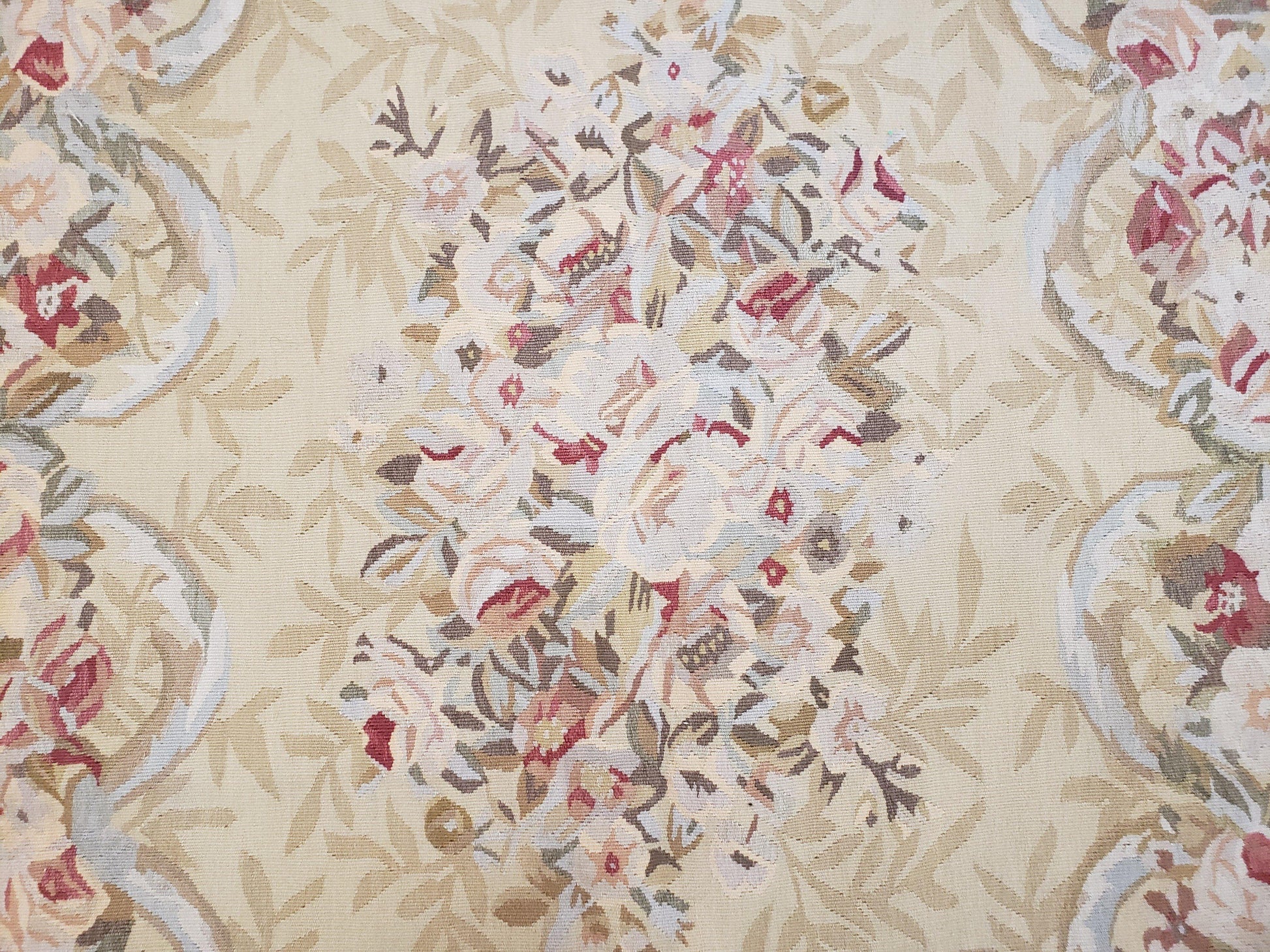 Aubusson Rug 6x9, Elegant Flatweave Rug, Aubusson Savonnerie 6 x 9 Flatweave Area Rug, Cream and Red, Wool Hand Woven Carpet, Medium Size - Nuvé