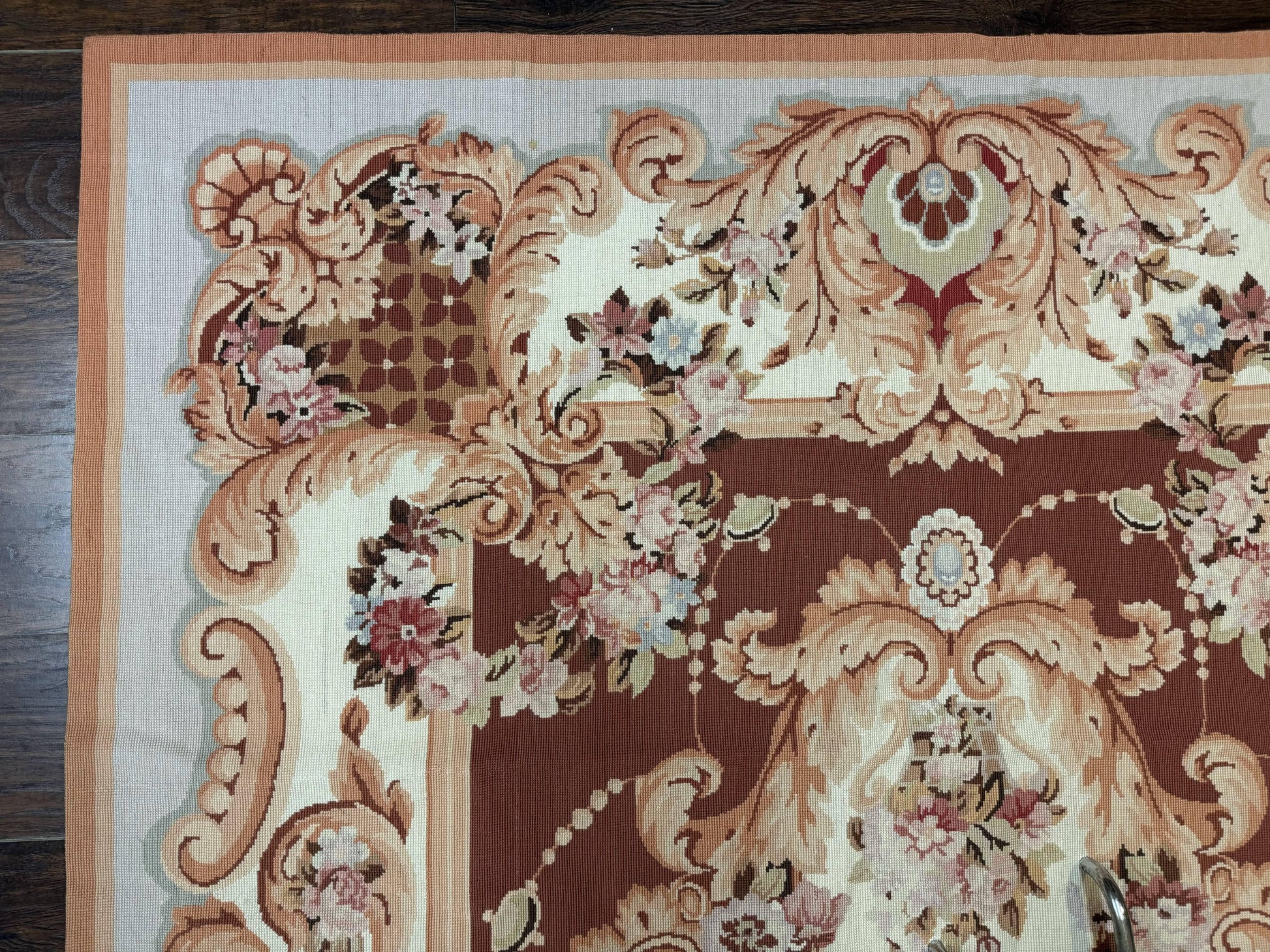 Vintage Needlepoint Rug 6x9, Aubusson Rug, Flatweave Wool Elegant Carpet, Medium Size, French European Design - Nuvé