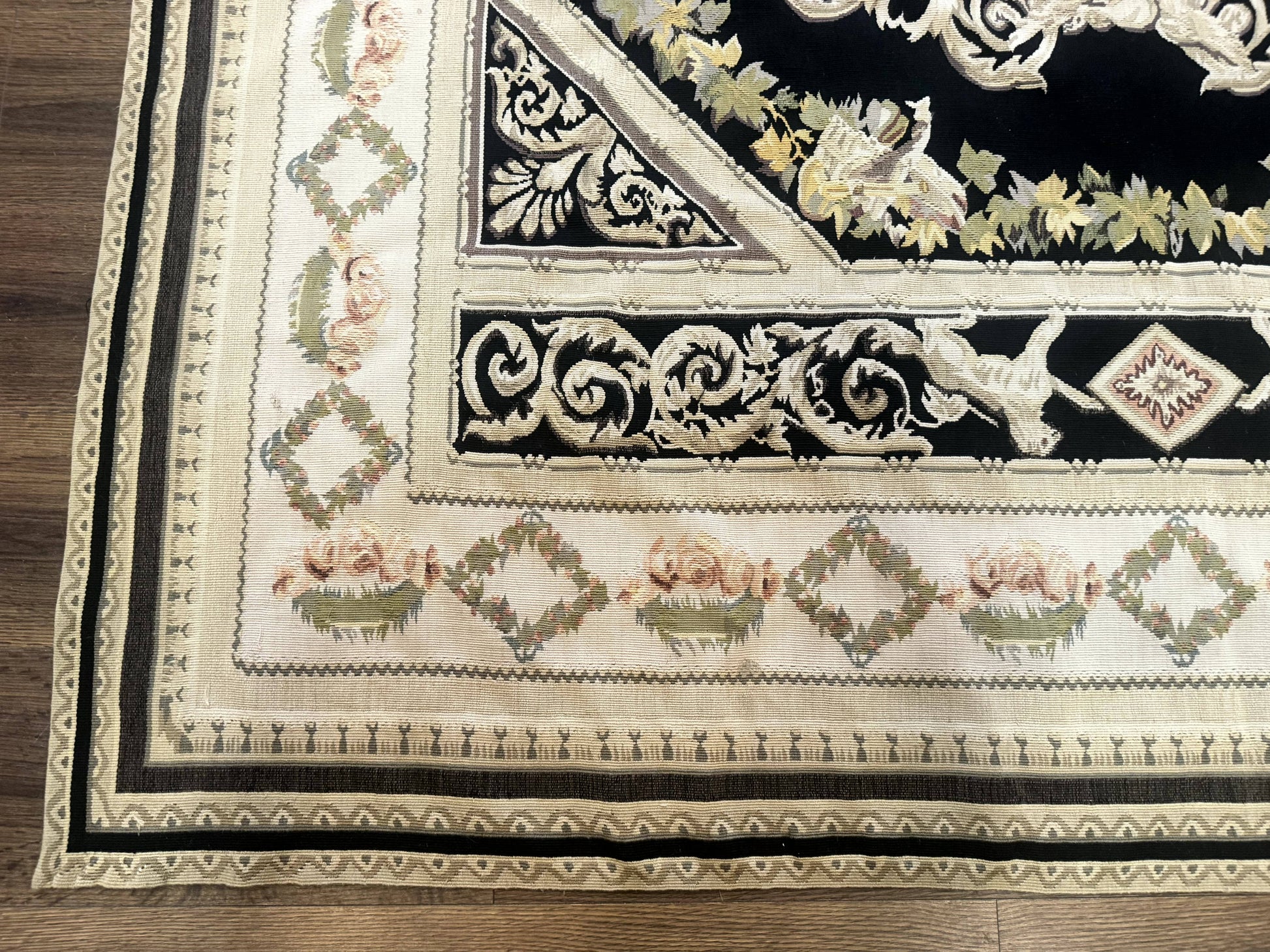 Aubusson Rug 6x8, European Design, Lion Pictorials, Black - Nuvé
