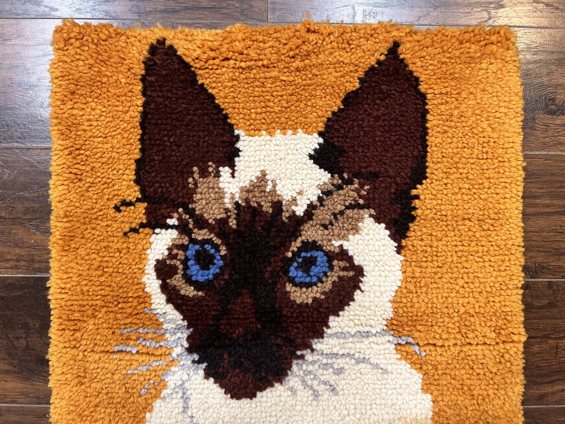 Small Shag Rug with Siamese Cat Pictorial, 2x3 ft Rug, Wool, Vintage, Danish Rya Shag Rug, Orange - Nuvé