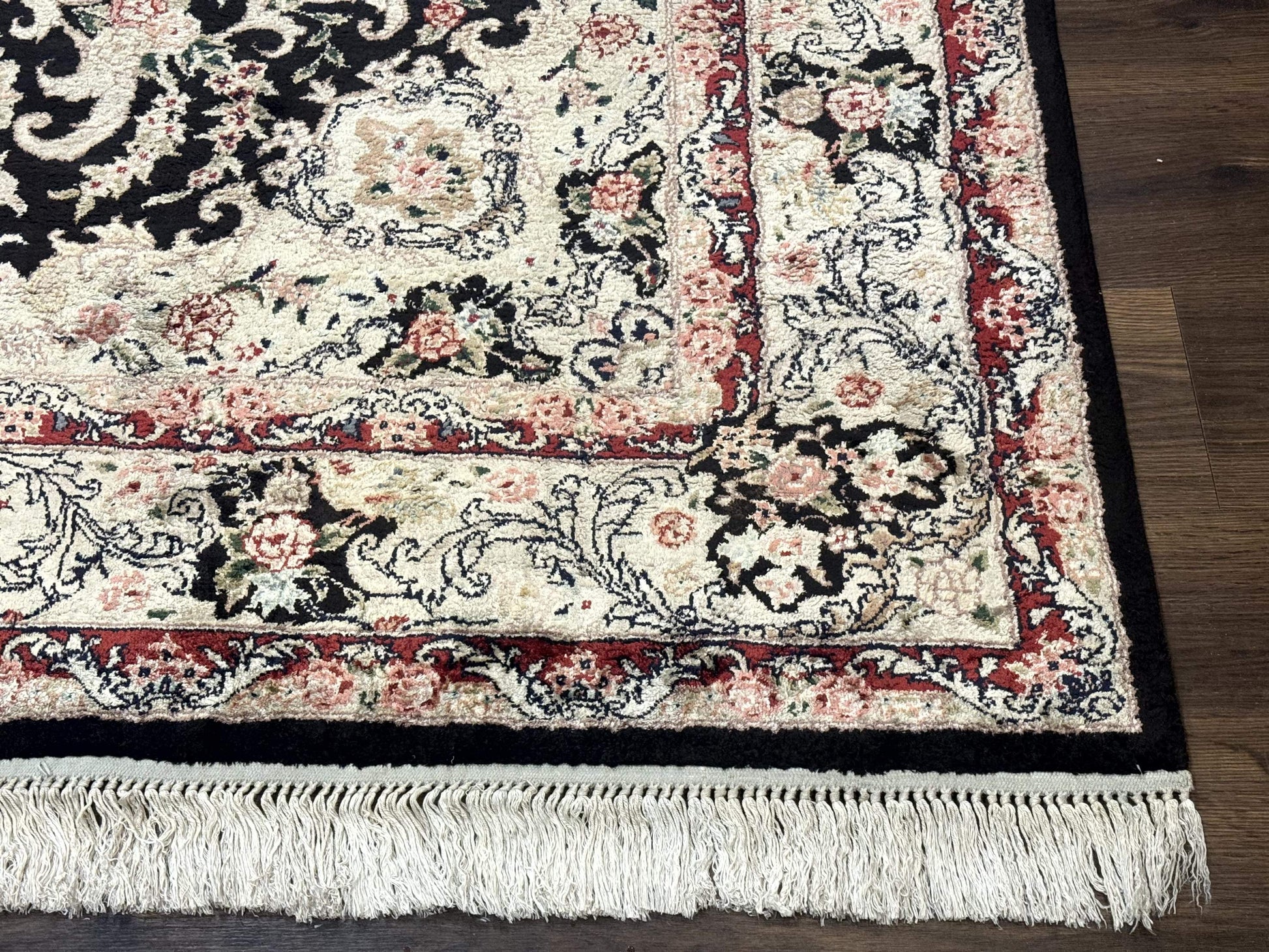Indian Kashmiri Silk Rug, Floral Medallion, Vintage Hand Knotted Carpet - Nuvé