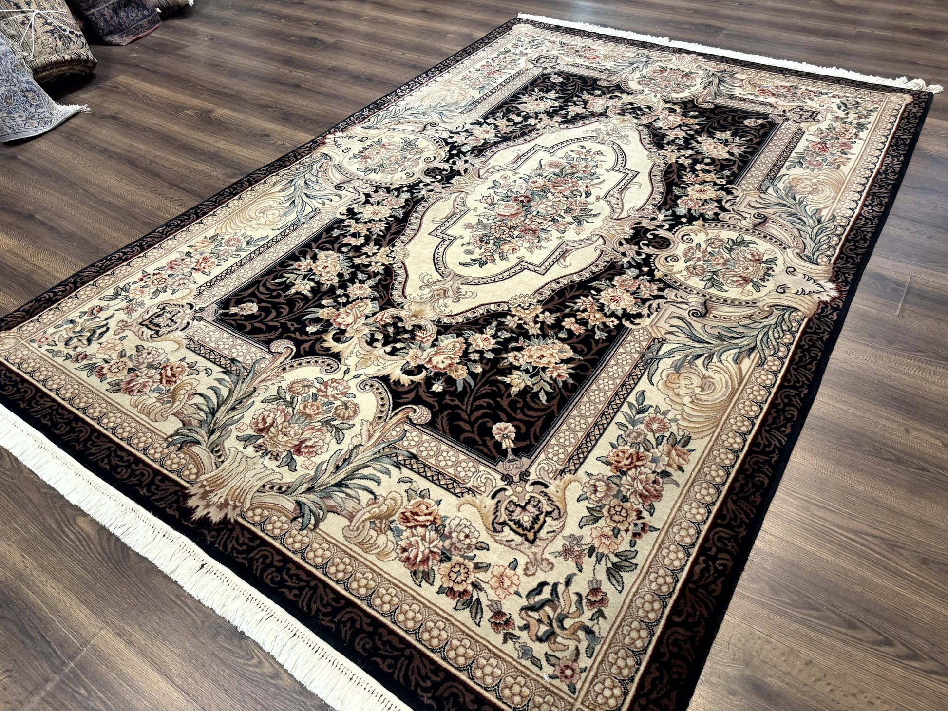 Aubusson Rug 6x9, European Design, Fine 170 KPSI, Elegant Carpet - Nuvé