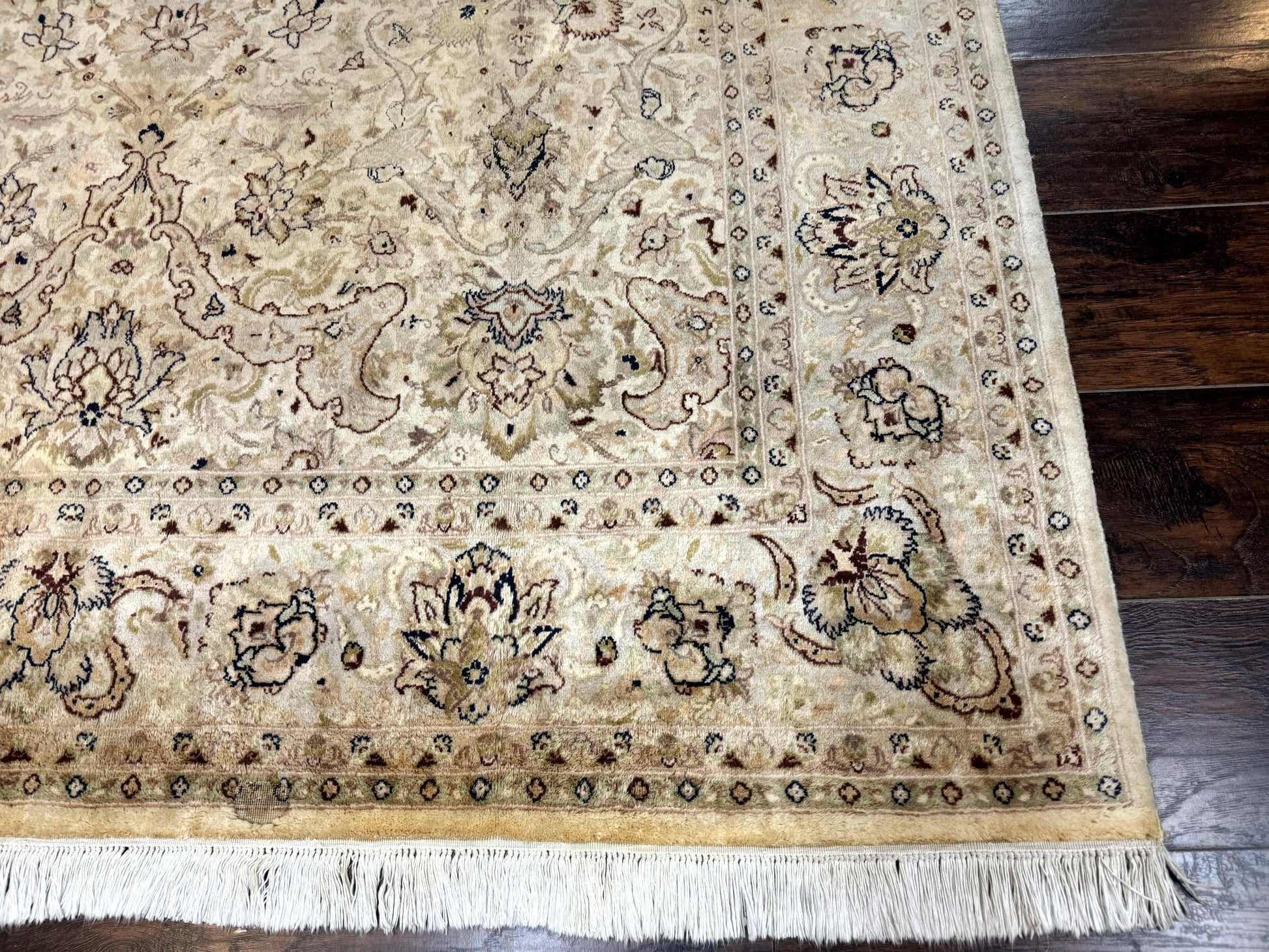 Pak Persian Rug 6x9, Vintage Handmade Wool Carpet, Floral, Beige - Nuvé