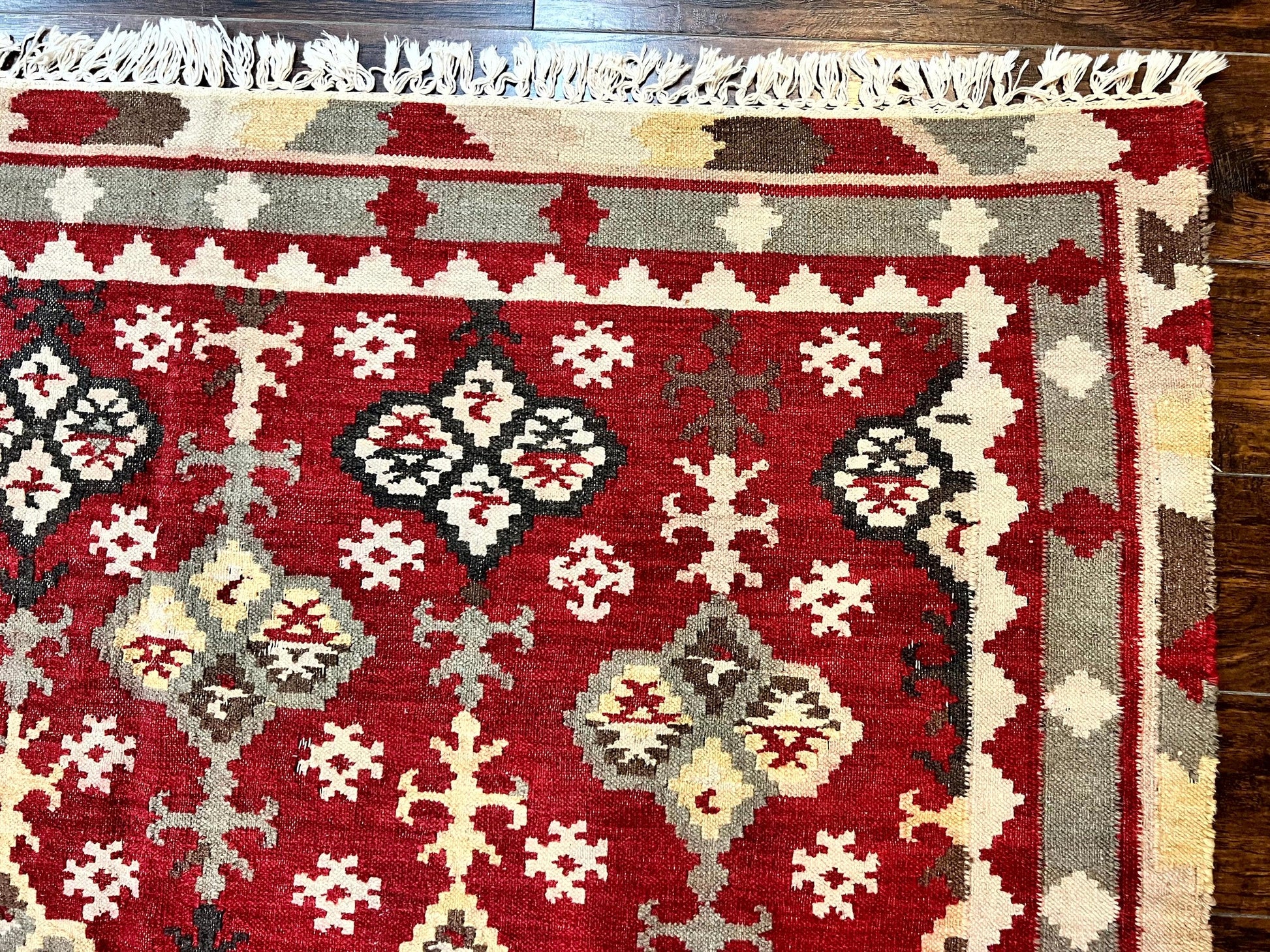 Indian Kilim Rug 6x6, Square Kilim Flatweave Carpet, Vintage Handmade Wool Rug, Red - Nuvé