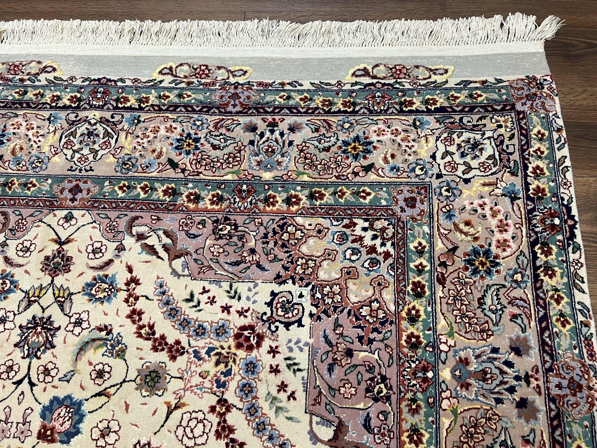 Beautiful Pak Persian Rug 6x9, Floral Medallion, Wool and Silk, Highly Detailed Elegant Carpet, Vintage Oriental Rug 6 x 9, Cream and Gray - Nuvé