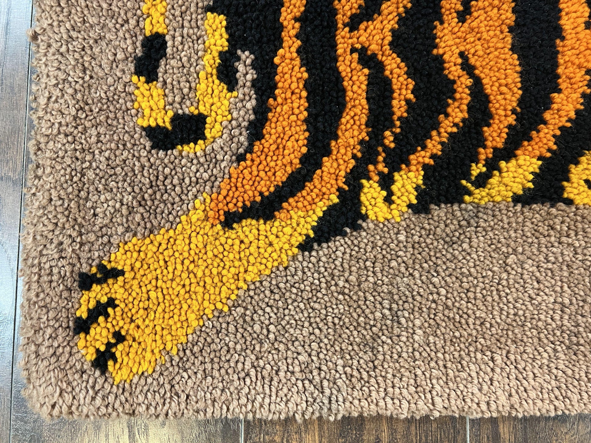 Small Hooked Rug 2x3, Tibetan Tiger Design, Wool, Unique Hooked Rug, Vintage - Nuvé
