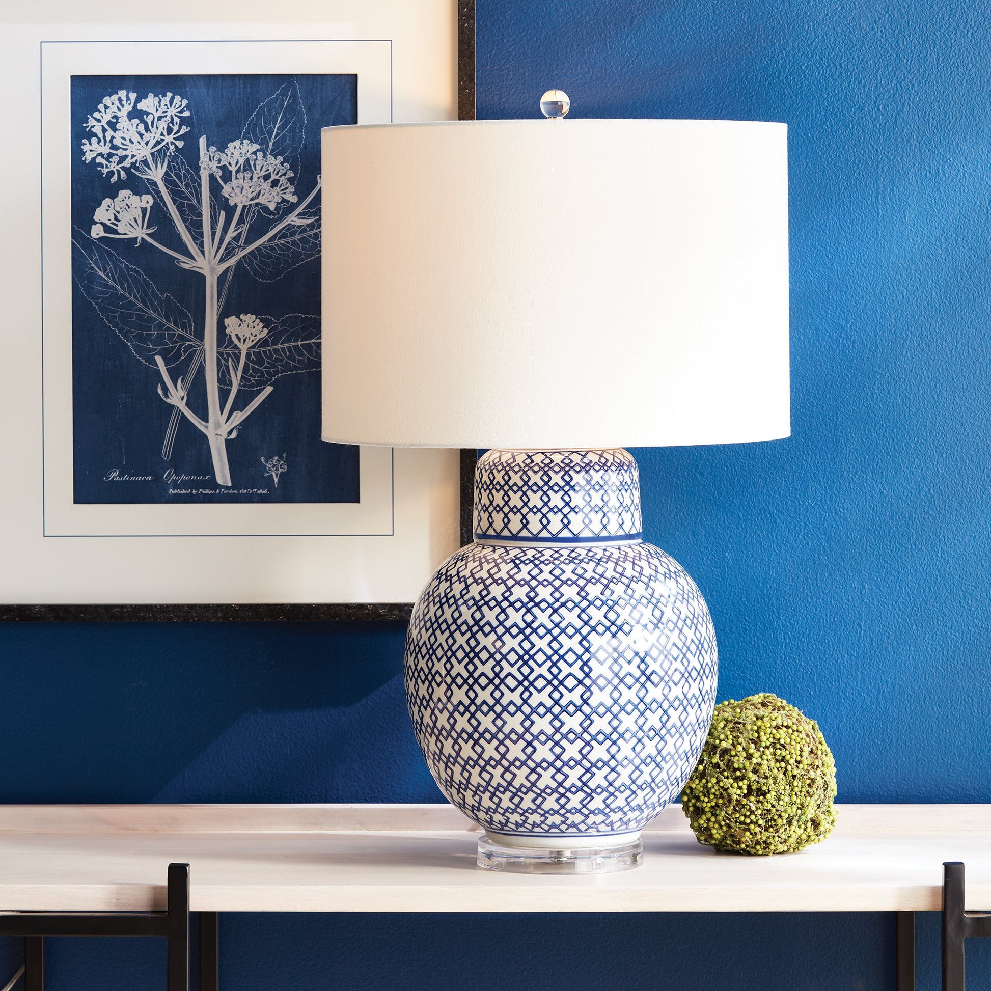 Chinoiserie Blue and White Ginger Jar Lamp - Nuvé