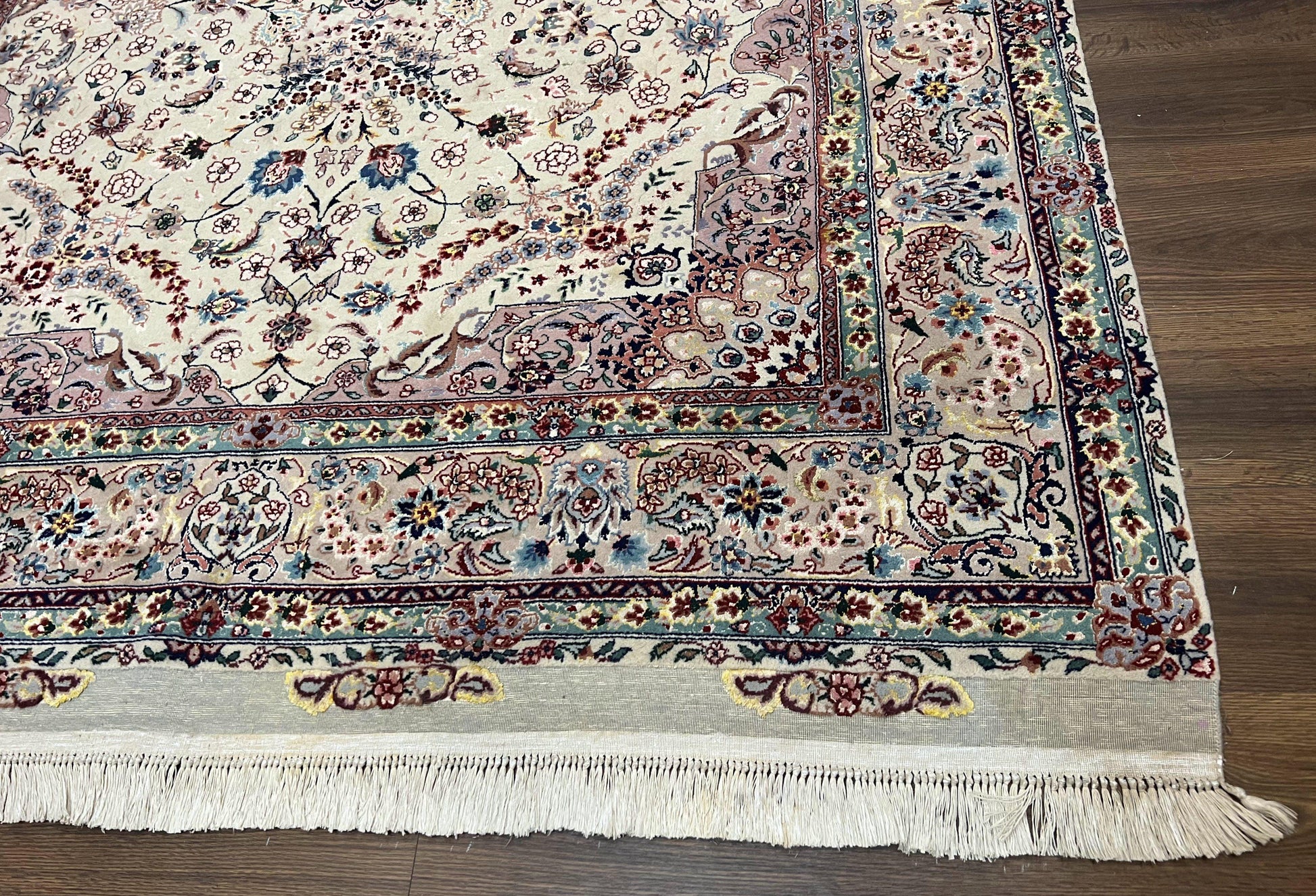 Beautiful Pak Persian Rug 6x9, Floral Medallion, Wool and Silk, Highly Detailed Elegant Carpet, Vintage Oriental Rug 6 x 9, Cream and Gray - Nuvé