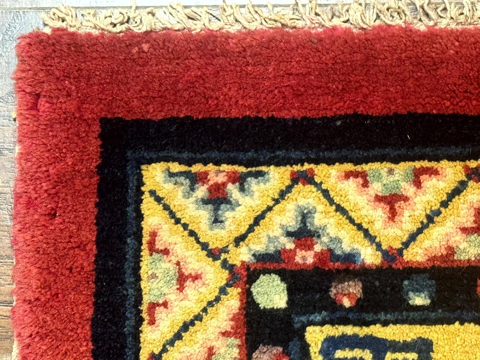 Antique Small Chiense Square Rug 2x2 ft, Wool Chinese Rug - Nuvé