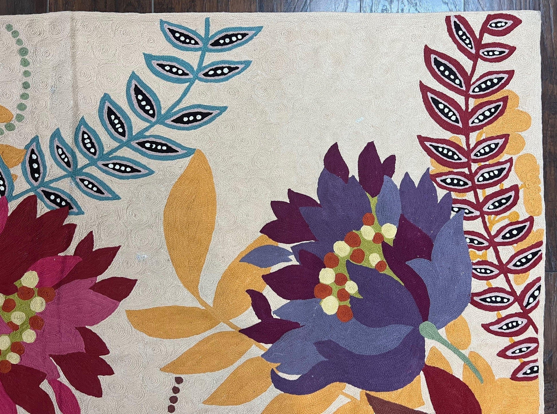Indian Chain Stitched Rug 4x6, Hand Stitched Indian Embroidery Carpet, Large Floral Design, Contemporary, Cream and Colorful Flowers, Wool - Nuvé