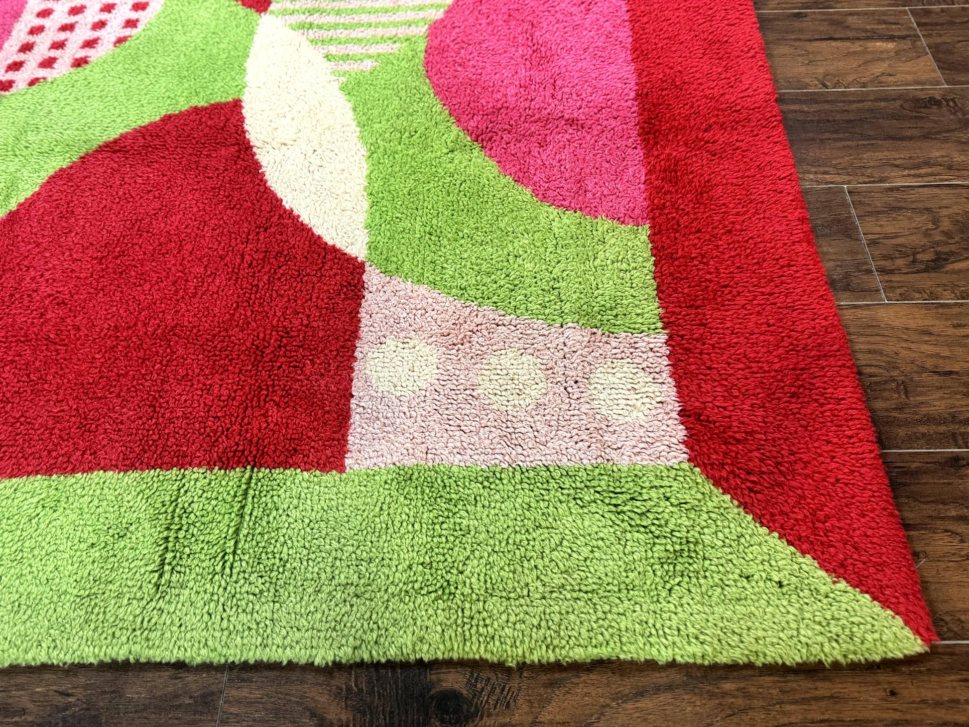 European Shag Rug 4.8 x 4.8, Modern Abstract Design, Green Pink Red, Square Shag Rug, Unique - Nuvé