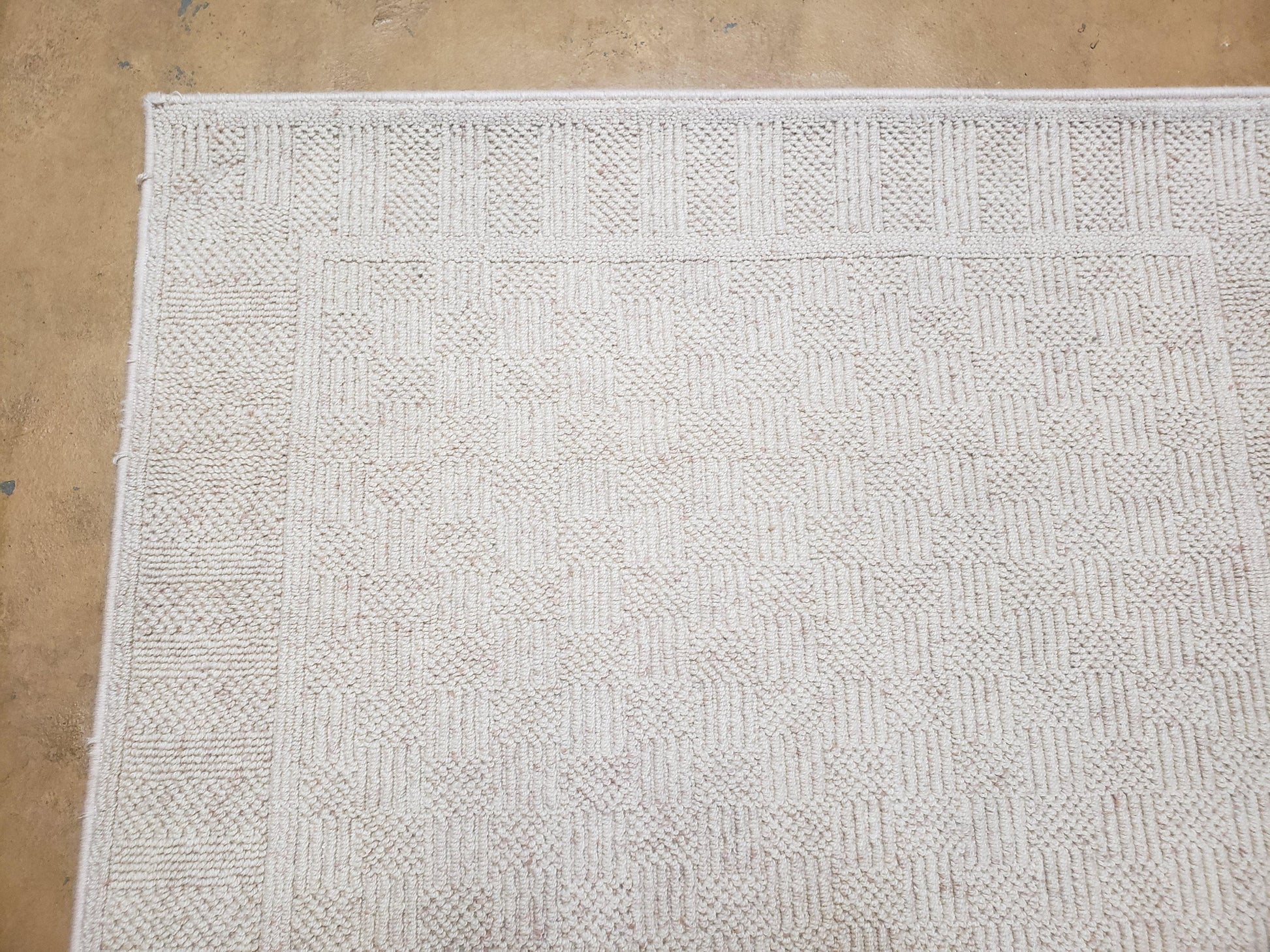3x5 Karastan Rug Chaumiere Collection, Kara-Loc, Design #291/9866, Creme Color, Textured Squares II Patern, 3'6" x 5' 3" Carpet - Nuvé