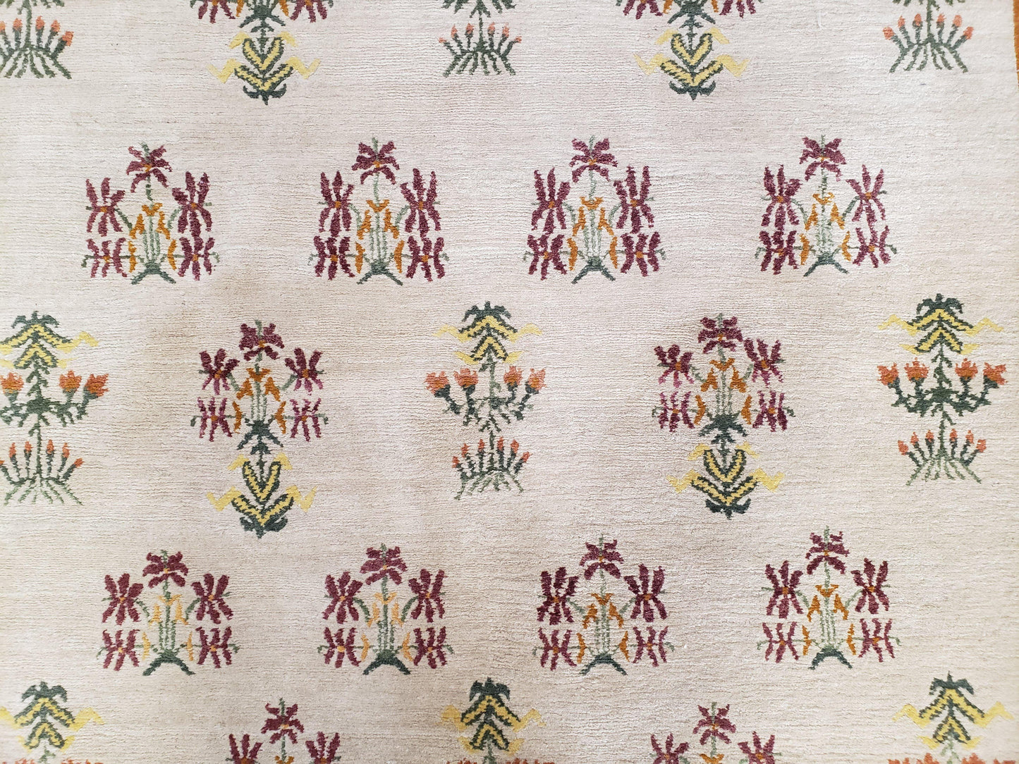 Tufenkian Rug 5.9 x 8.6, Tibetan Nepalese Rug, Hand Knotted, Soft Shiny Wool, Repeated Motifs, Contemporary Modern, Area Rug 6x9, Vintage - Nuvé