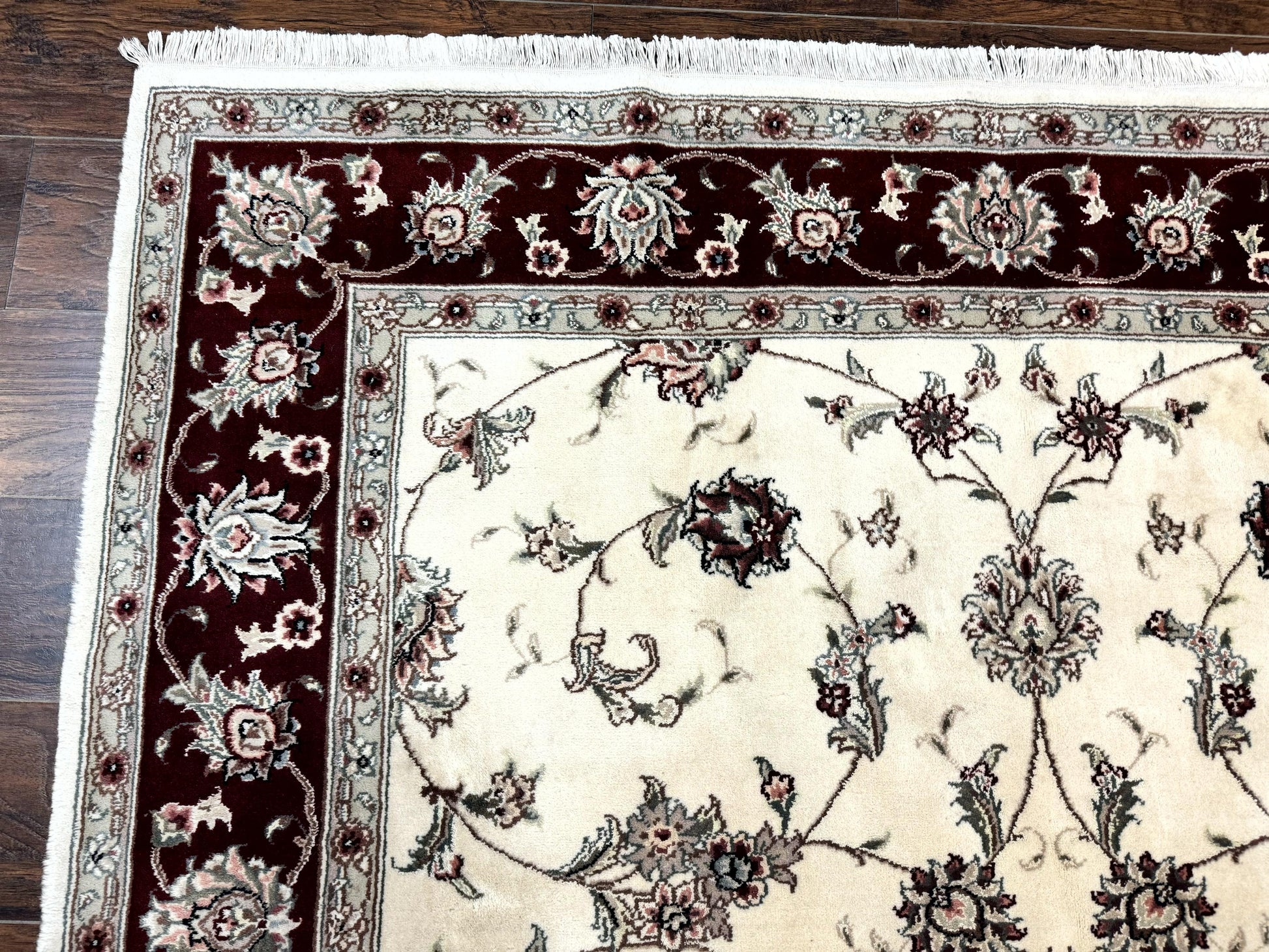 Ivory and Burgundy Pak Persian Rug 6x9 - Nuvé