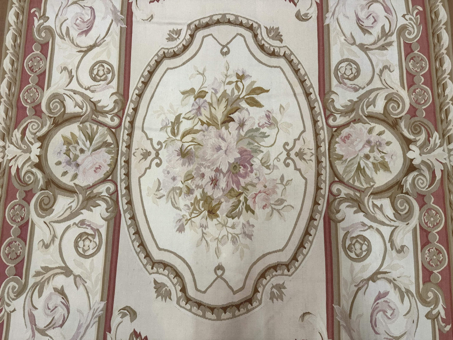 Aubusson Rug 6x9 - Nuvé