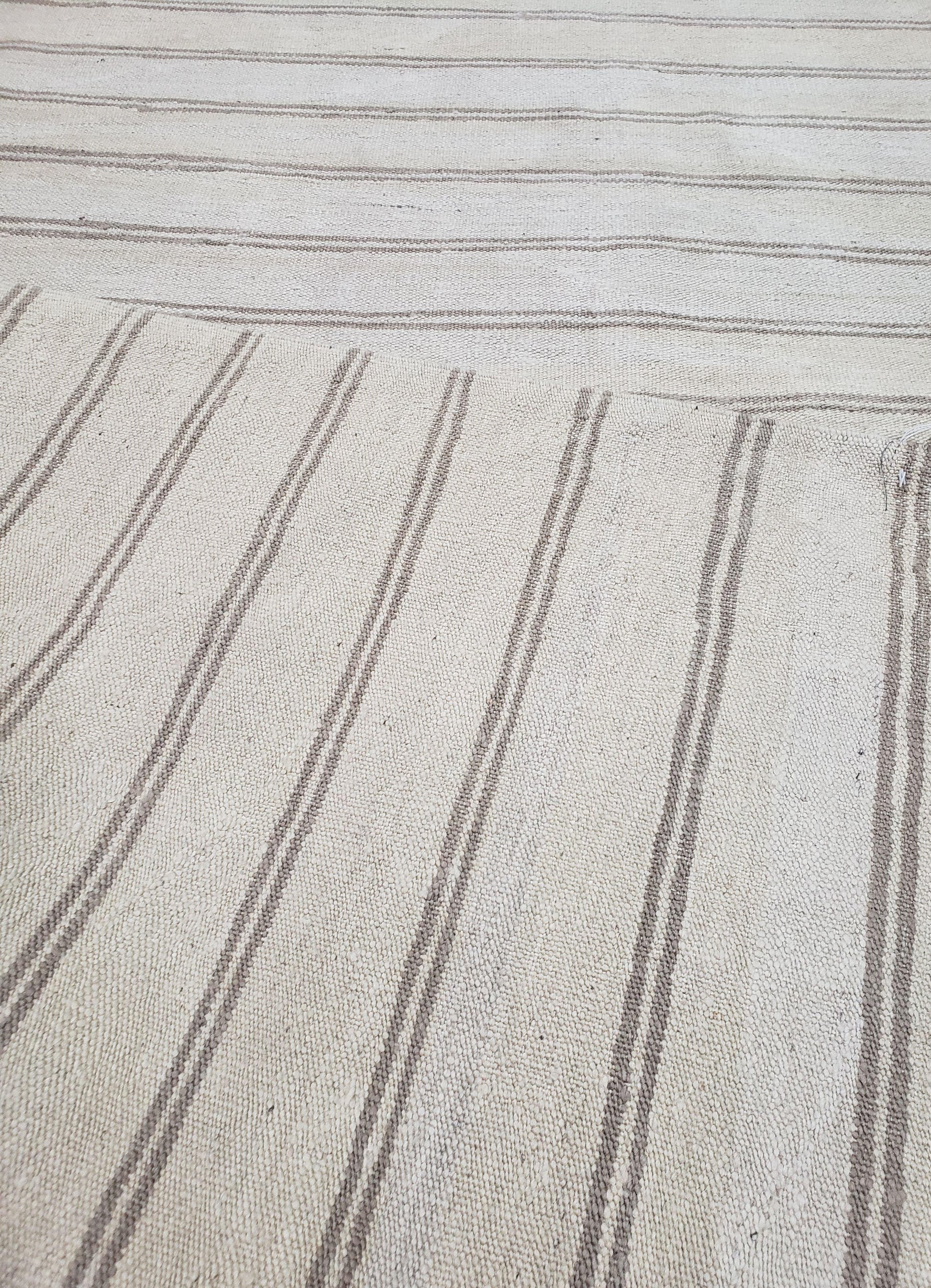 New Striped Turkish Kilim Area Rug 4x6 ft, Hand-Knotted, Wool, Light Gray, Earth Tone Decor, Flatweave Kilim, Two Toned Rug, Southwestern - Nuvé