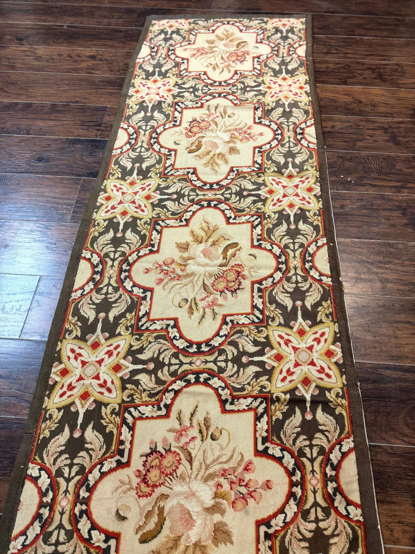 Needlepoint Runner Rug 2.7 x 9.7, European French Design, Wool, Handmade, Vintage - Nuvé