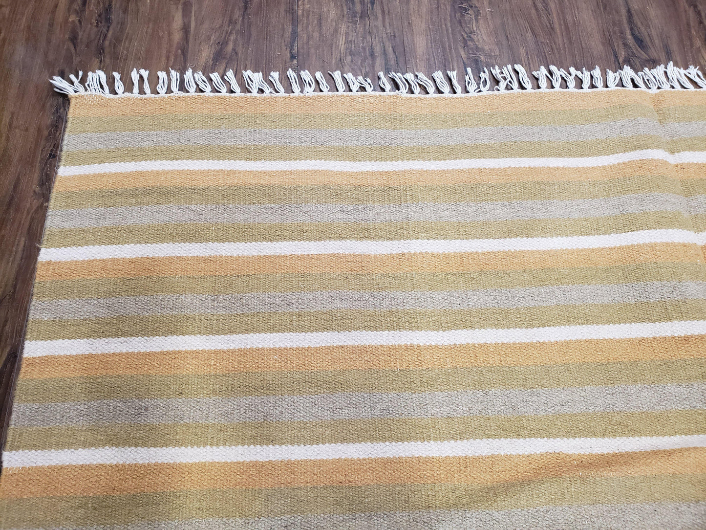 New Indian Kilim Area Rug, 6x8 - 7x8 South American Style Blanket, Striped Indian Wool Hand-Woven Flat Weave 6x9 Bedroom Rug, Ivory Ochre - Nuvé