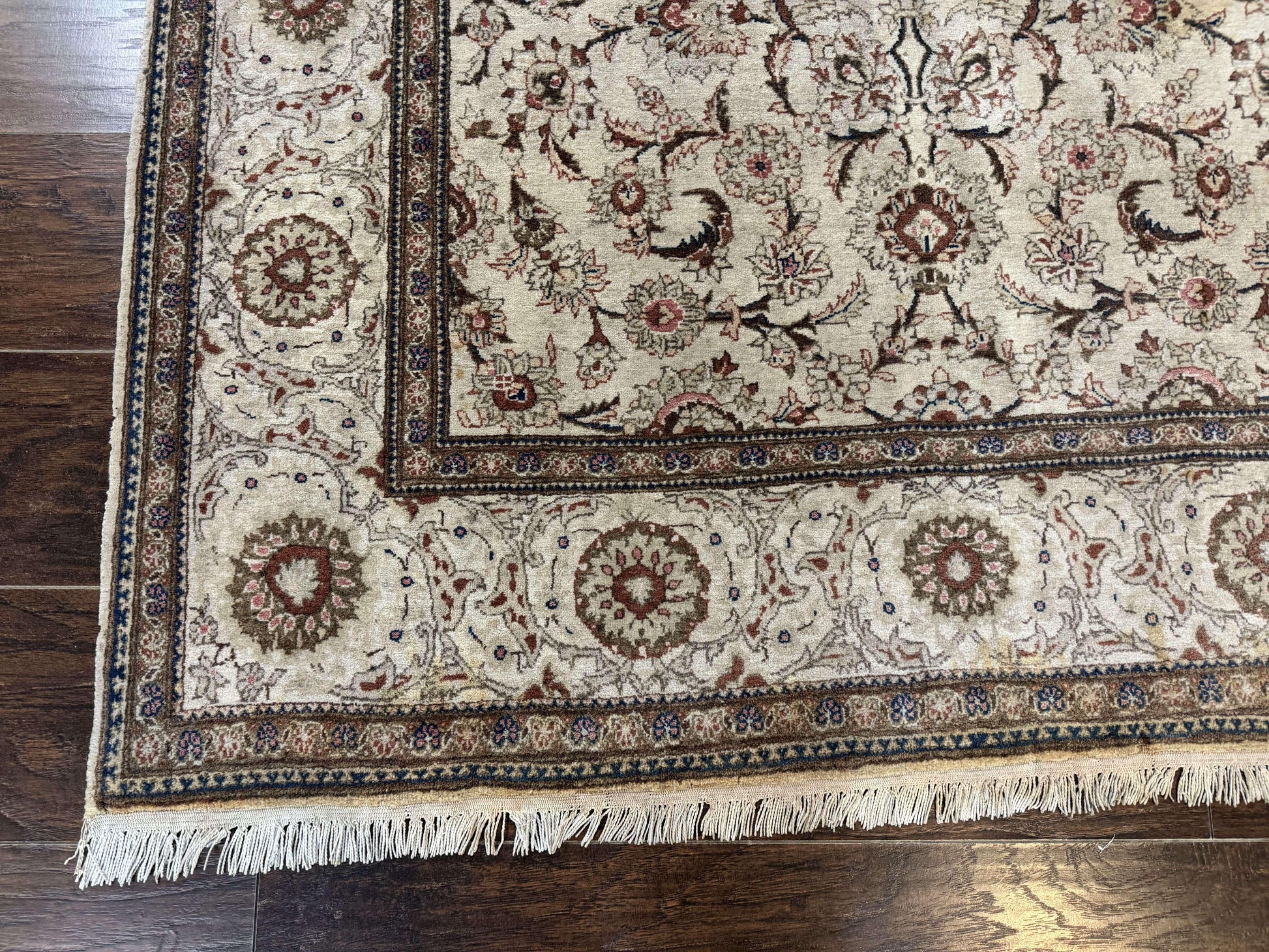Persian Kashan Rug 5x7, Beige, Fine 250 KPSI - Nuvé