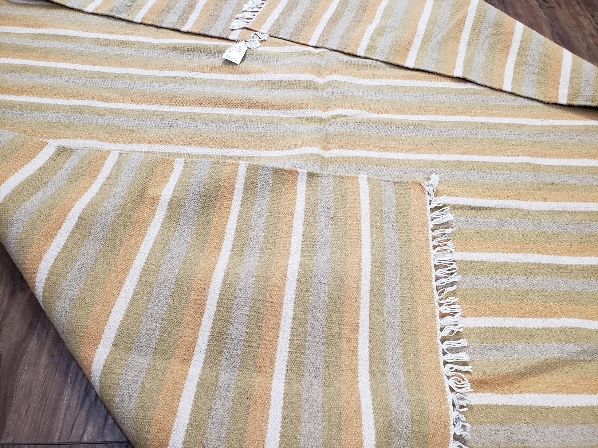 New Indian Kilim Area Rug, 6x8 - 7x8 South American Style Blanket, Striped Indian Wool Hand-Woven Flat Weave 6x9 Bedroom Rug, Ivory Ochre - Nuvé