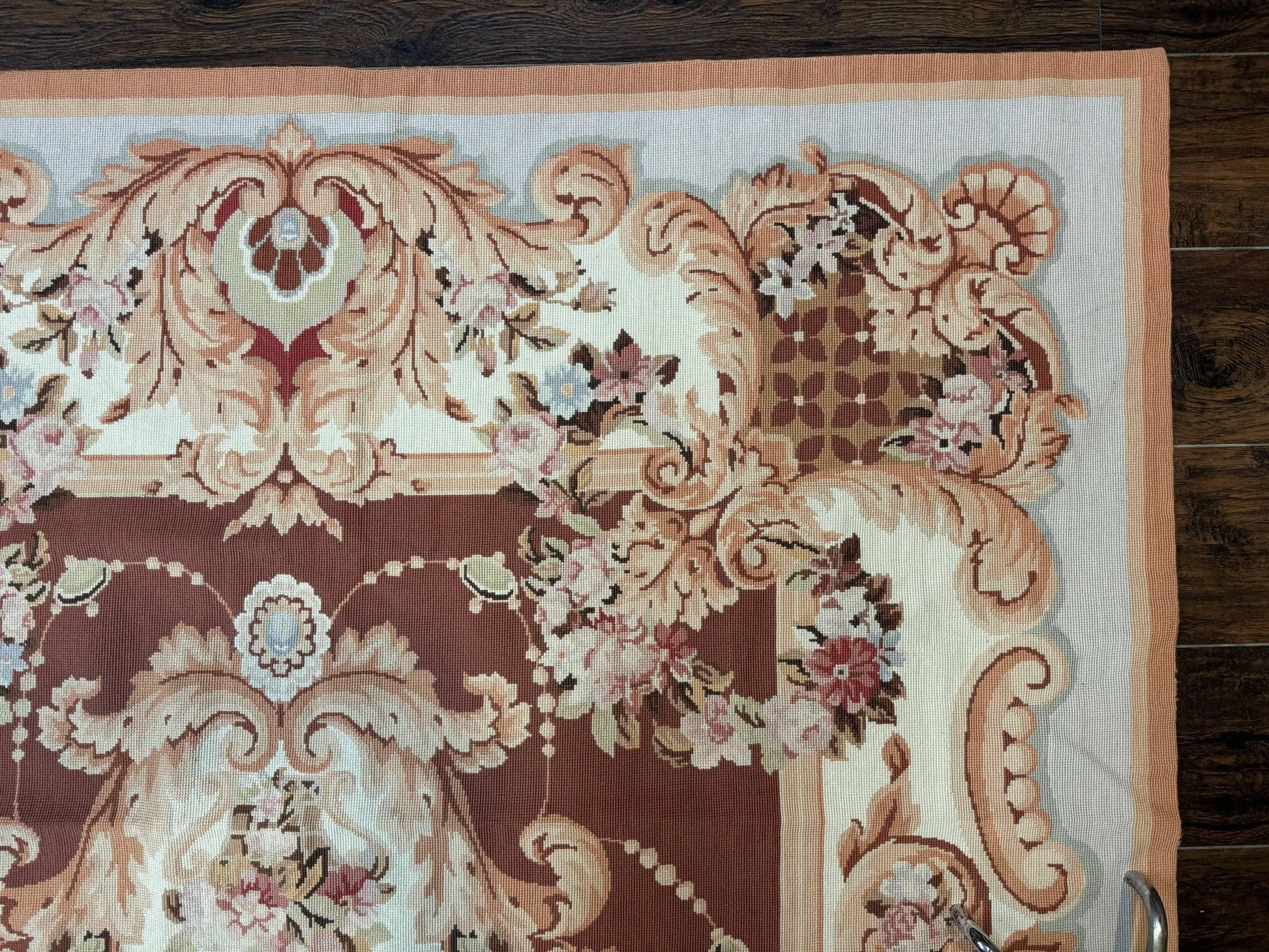 Vintage Needlepoint Rug 6x9, Aubusson Rug, Flatweave Wool Elegant Carpet, Medium Size, French European Design - Nuvé
