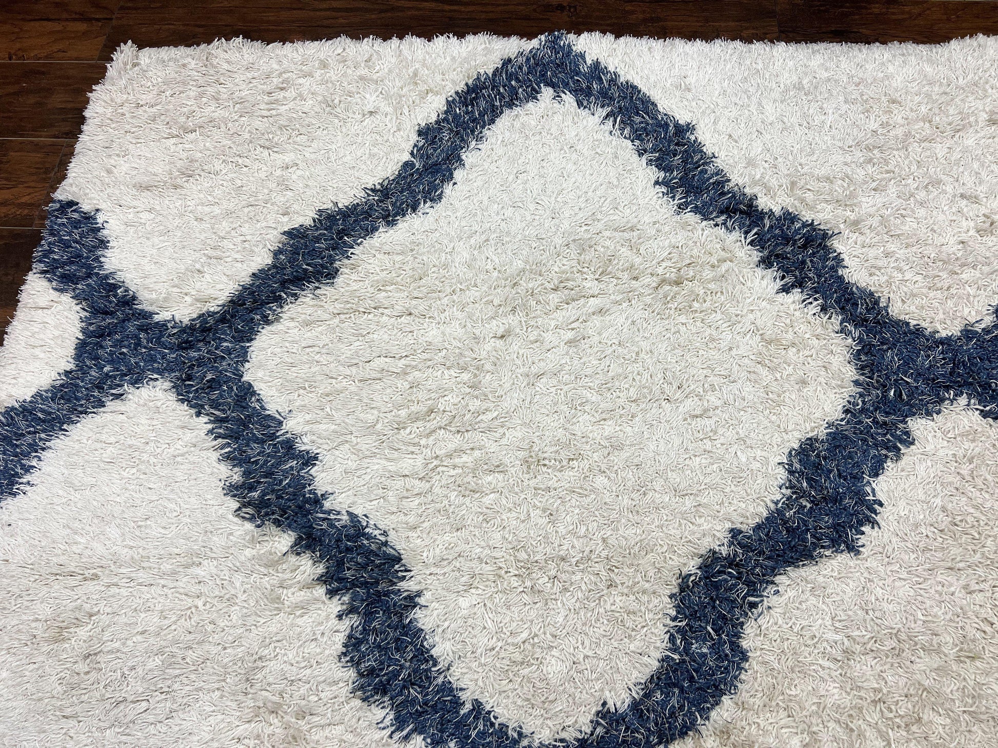 Modern Shag Rug 9x12, Ivory and Dark Blue, Diamond Pattern, Soft, Room Sized, Contemporary Rug, Plush - Nuvé