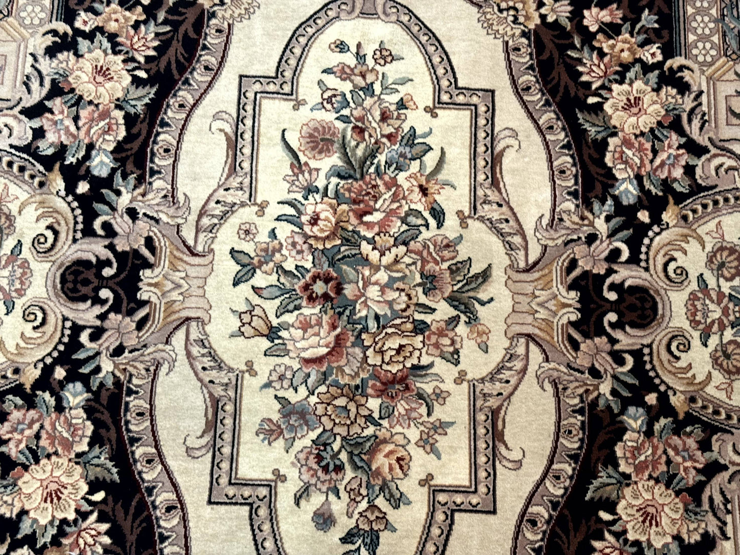 Aubusson Rug 6x9, European Design, Fine 170 KPSI, Elegant Carpet - Nuvé
