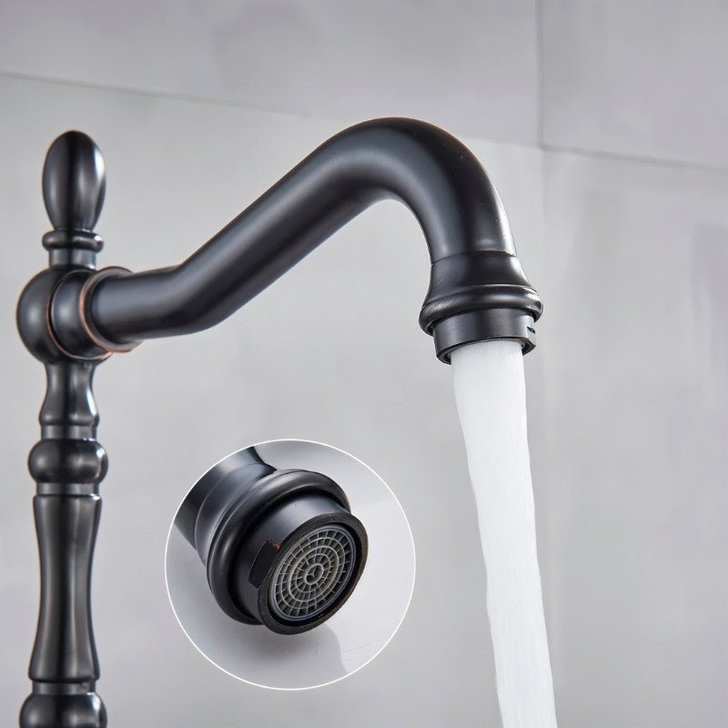 Daped Kitchen Faucet - Nuvé