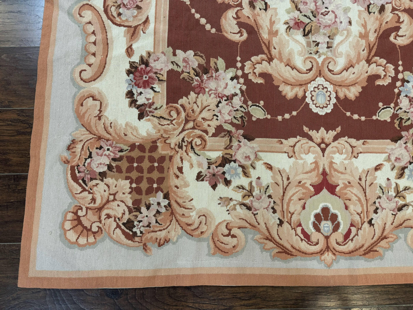 Vintage Needlepoint Rug 6x9, Aubusson Rug, Flatweave Wool Elegant Carpet, Medium Size, French European Design - Nuvé