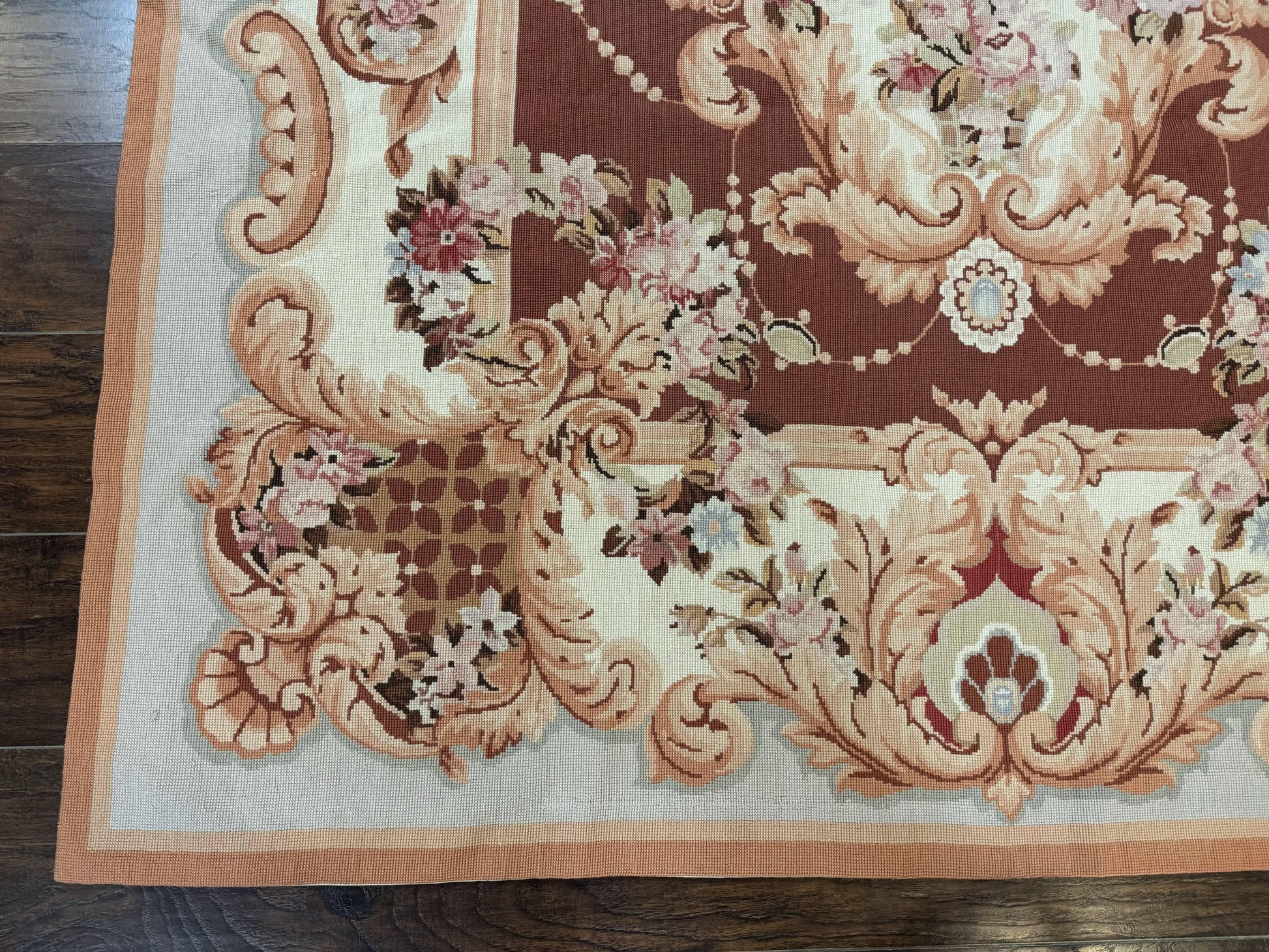 Vintage Needlepoint Rug 6x9, Aubusson Rug, Flatweave Wool Elegant Carpet, Medium Size, French European Design - Nuvé