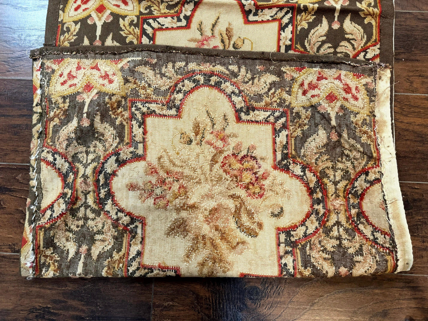Needlepoint Runner Rug 2.7 x 9.7, European French Design, Wool, Handmade, Vintage - Nuvé