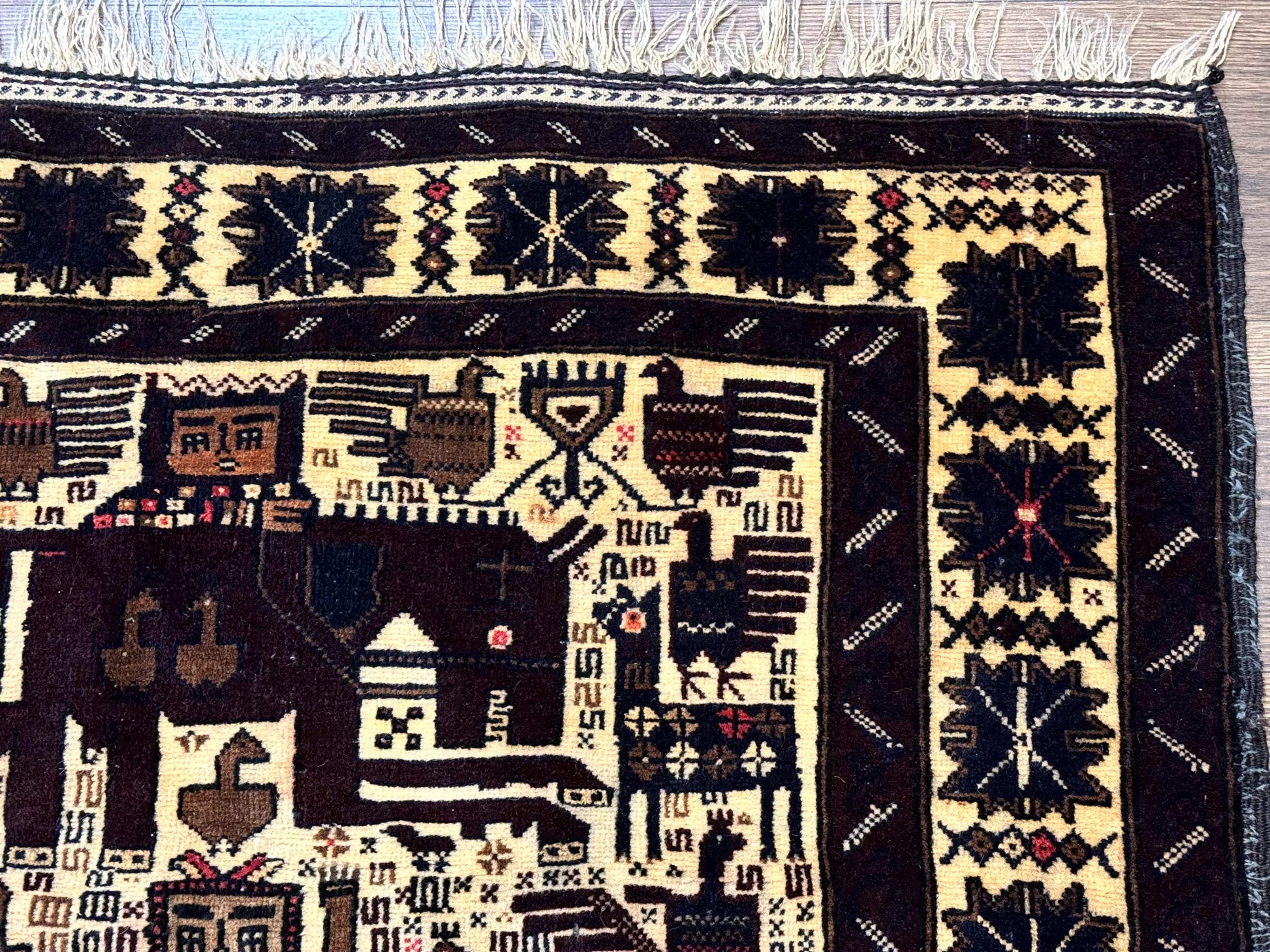 Persian Baluch Tribal Rug 4x6, Human and Bird Pictorials, Vintage, Wool, Collectible - Nuvé