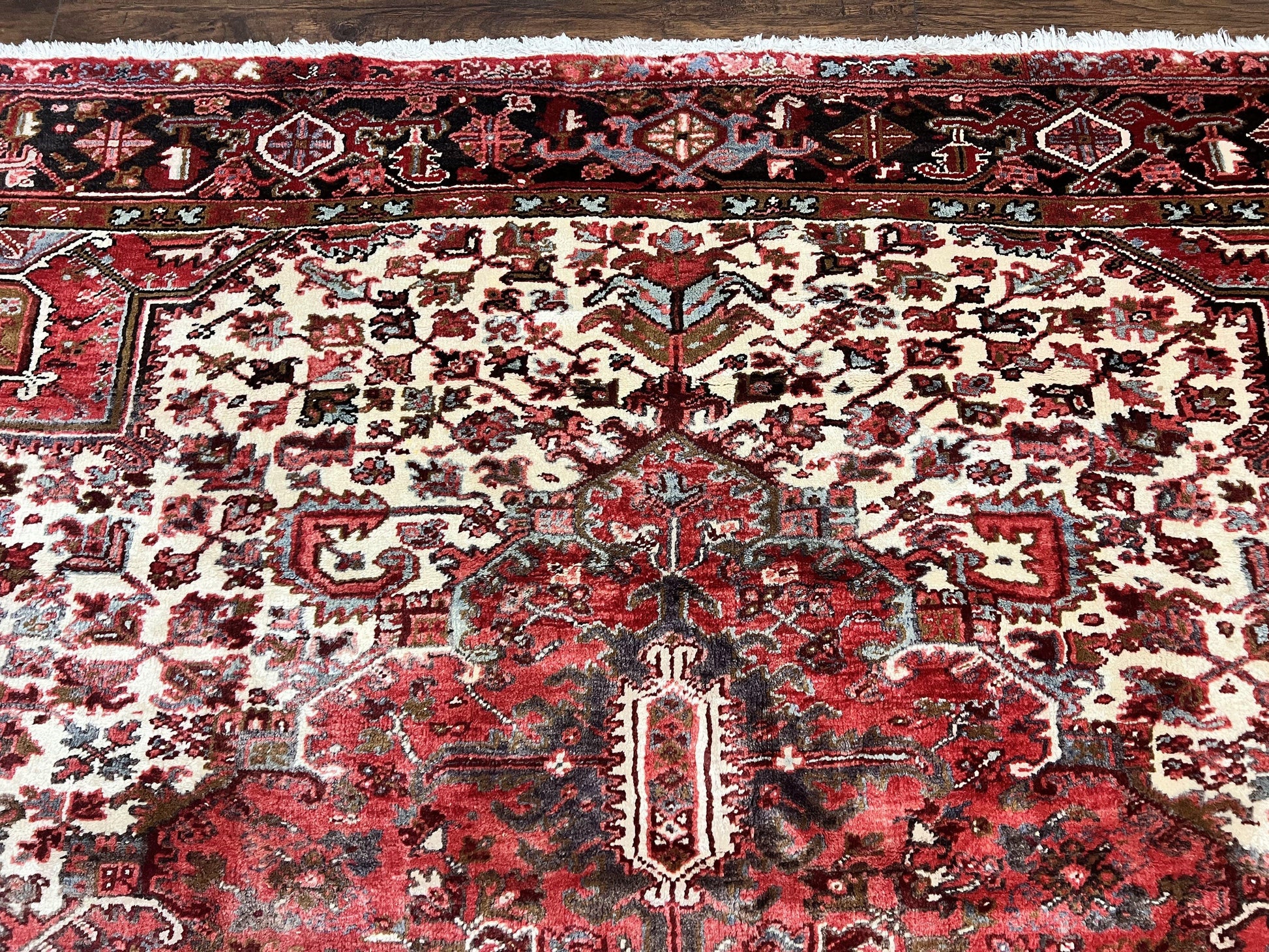Large Persian Heriz Rug 10x13, Red and Cream Geometric Tribal Room Sized Handmade Wool Hand Knotted Semi Antique Decorative Oriental Carpet - Nuvé