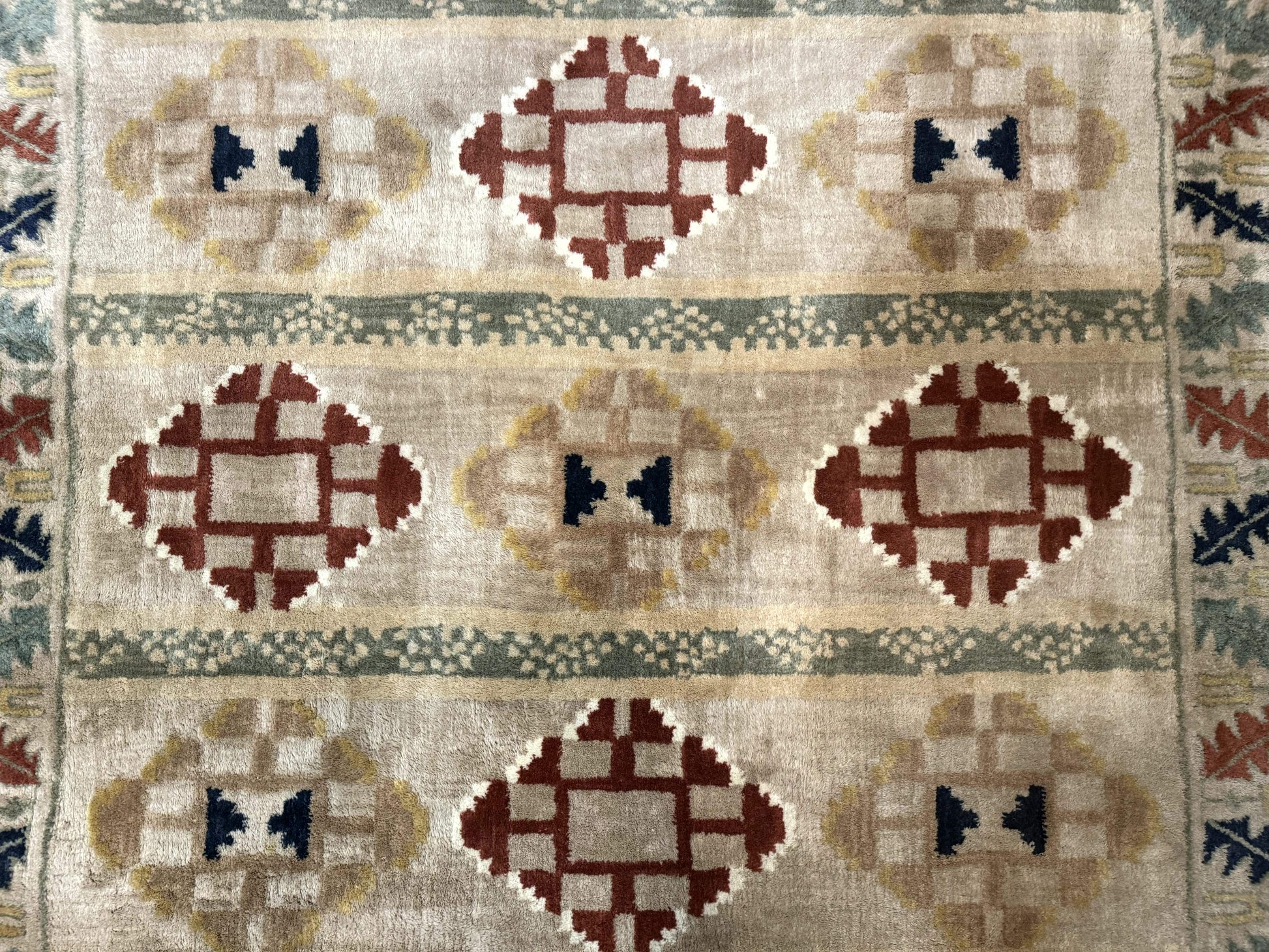 Geometric Design Area Rug 5x8, Beige and Rust Red - Nuvé