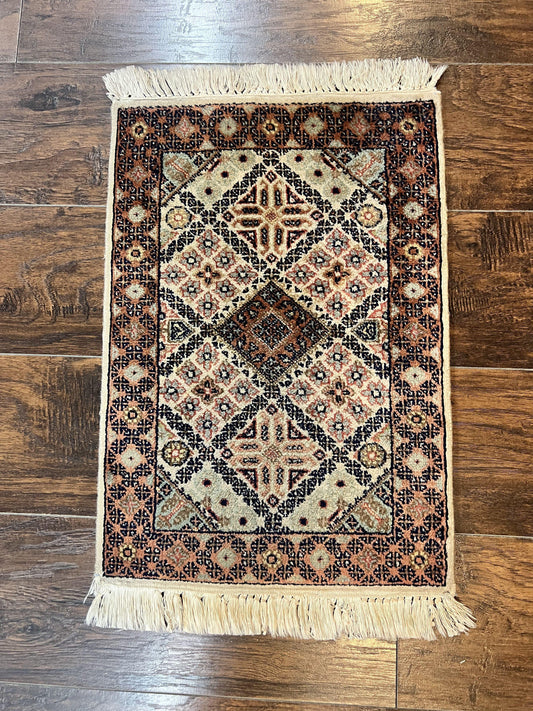 Small Indo Persian Rug 1.5 x 2, Hand Knotted Oriental Carpet, Wool Vintage Handmade, Cream Multicolor, Panel Design - Nuvé