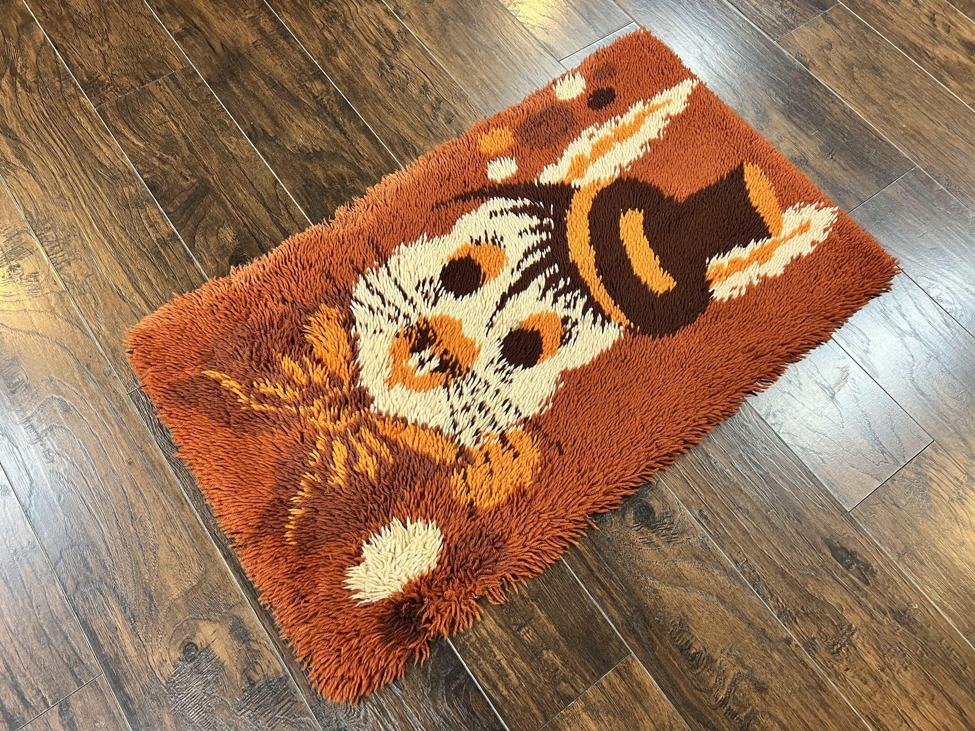 Rya Shag Rug 2x4, Rabbit in Top Hat, Wool, Orange, Vintage 1960s Danish Shag Rug - Nuvé