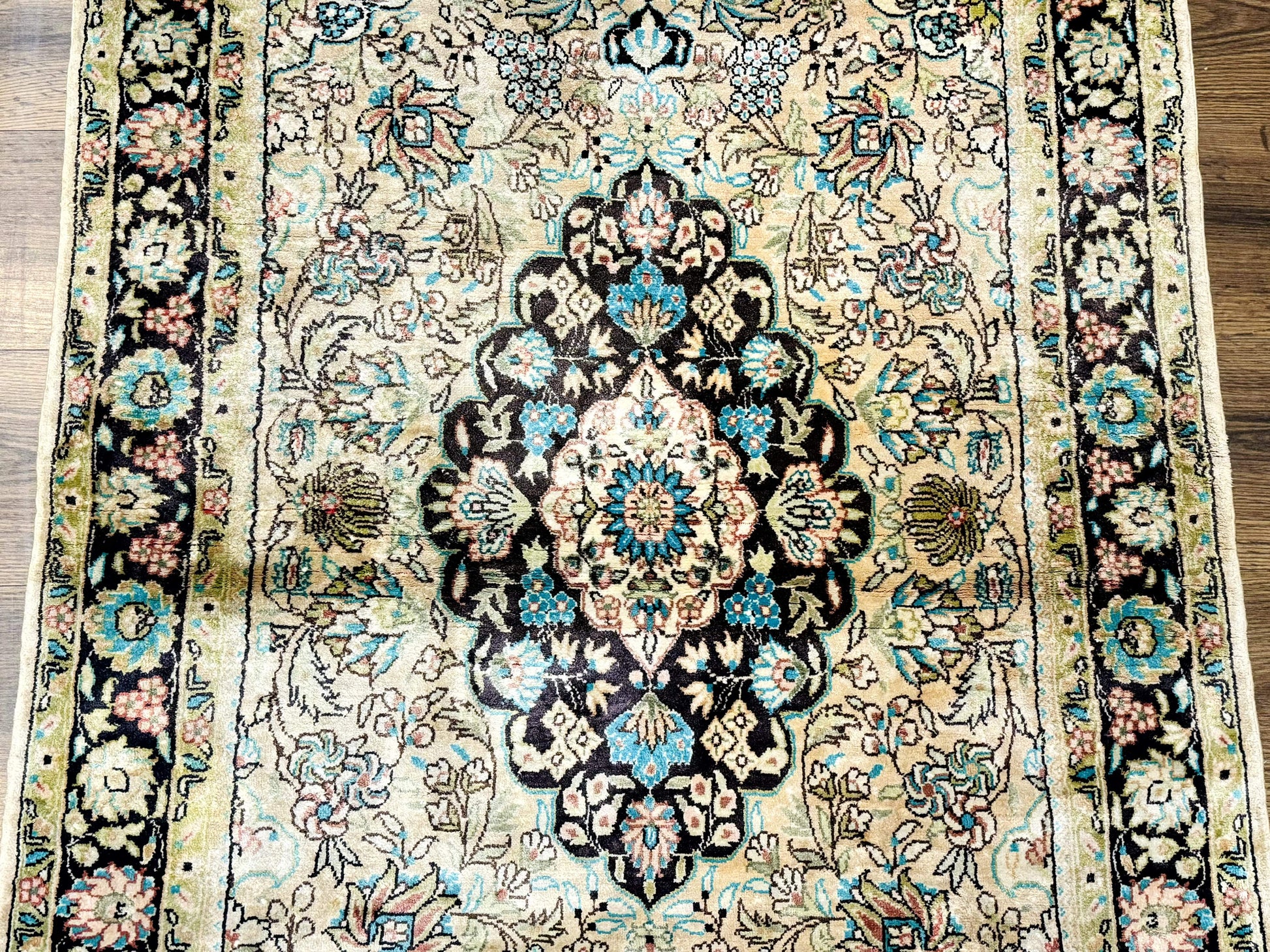 Indian Kashmiri Silk Rug 3x5, Floral Medallion, Fine 200 KPSI - Nuvé